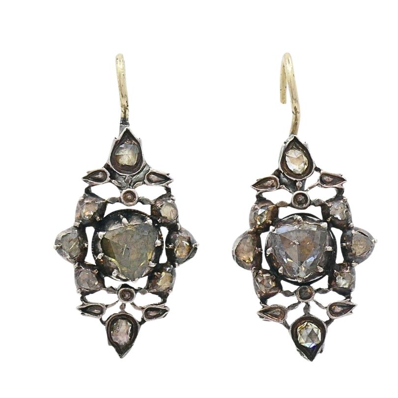 Donna Orecchini di diamanti georgiani in oro e argento con design floreale in vendita