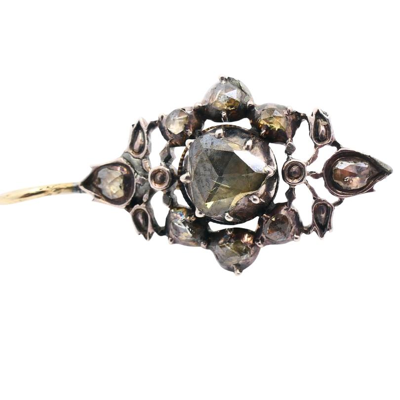 Orecchini di diamanti georgiani in oro e argento con design floreale in vendita 3