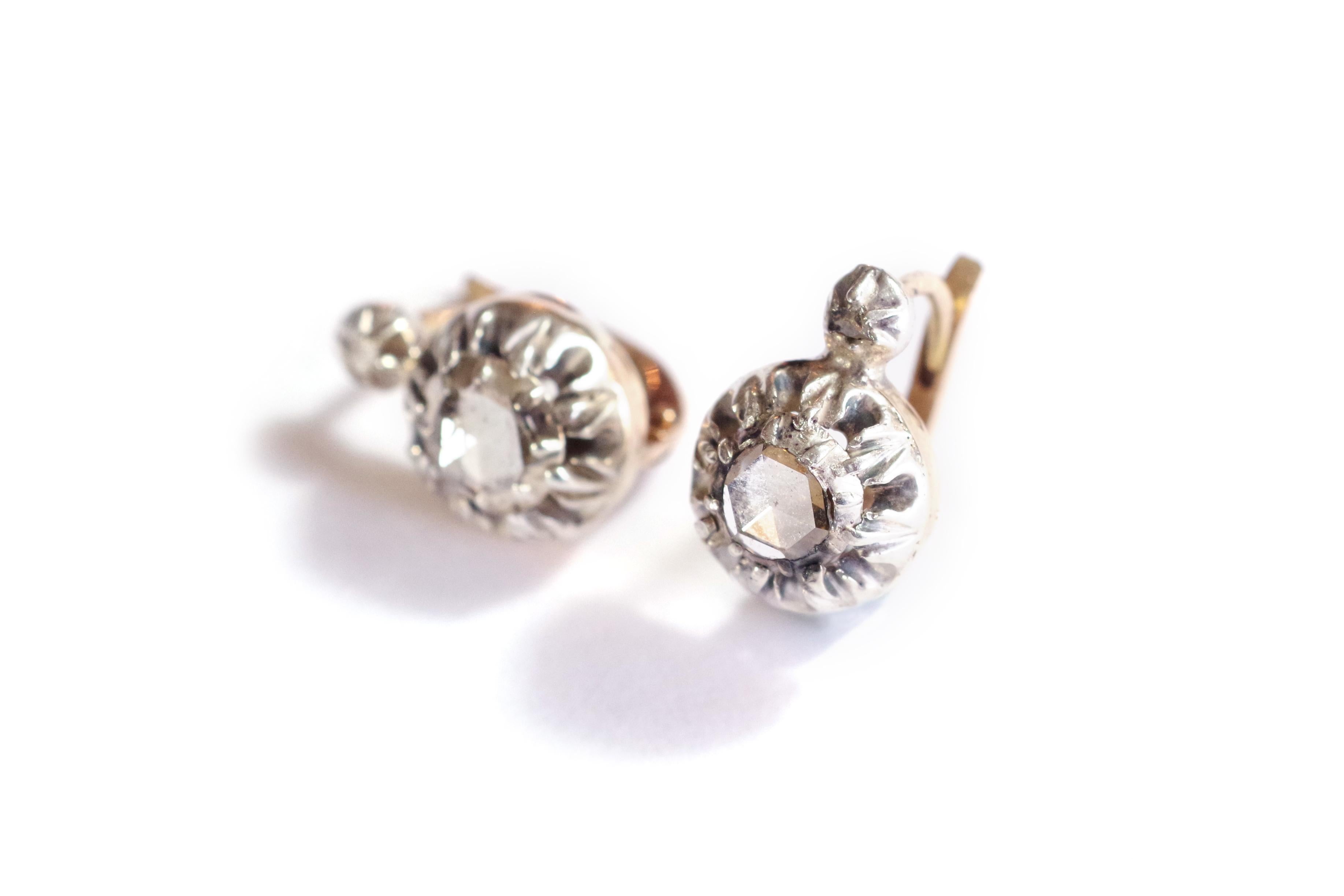 Georgian Diamond earrings in gold and silver, antique jewellery In Fair Condition For Sale In PARIS, FR