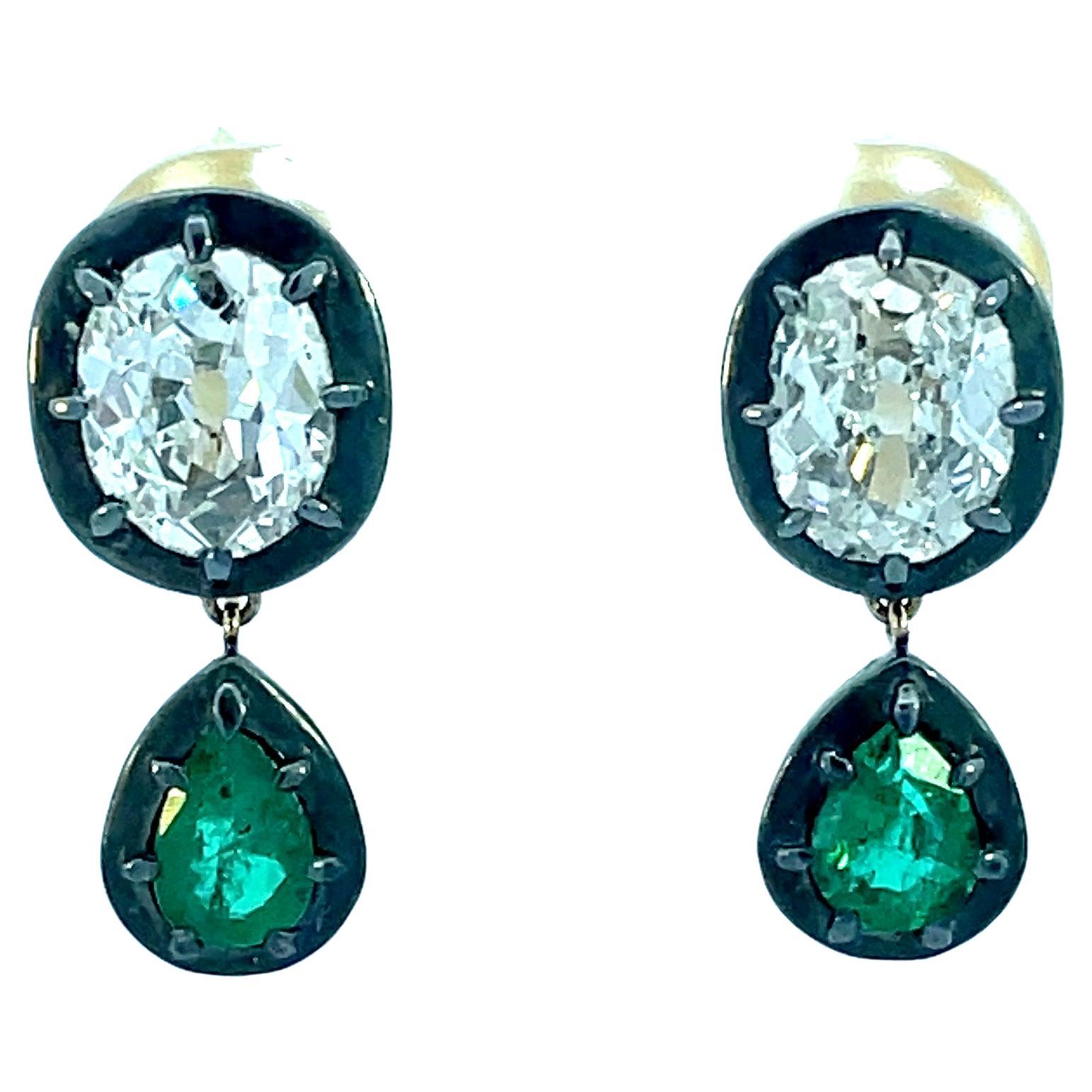 Antique Cushion Cut Diamond and Emerald Earrings 1, 15-1, 05 Cts For Sale