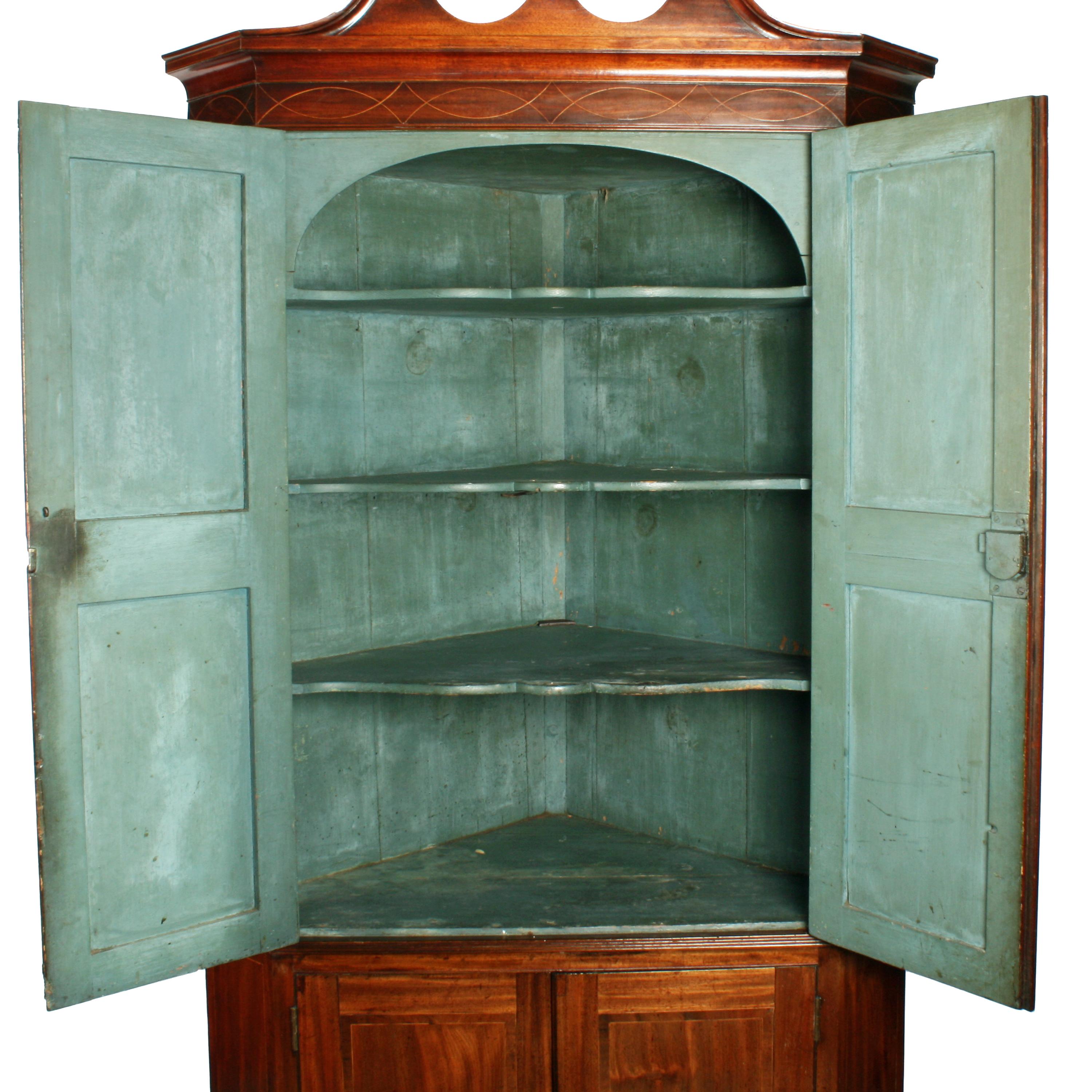 Early 19th Century 18th Century Georgian Inlaid Mahogany Double Corner Cupboard For Sale