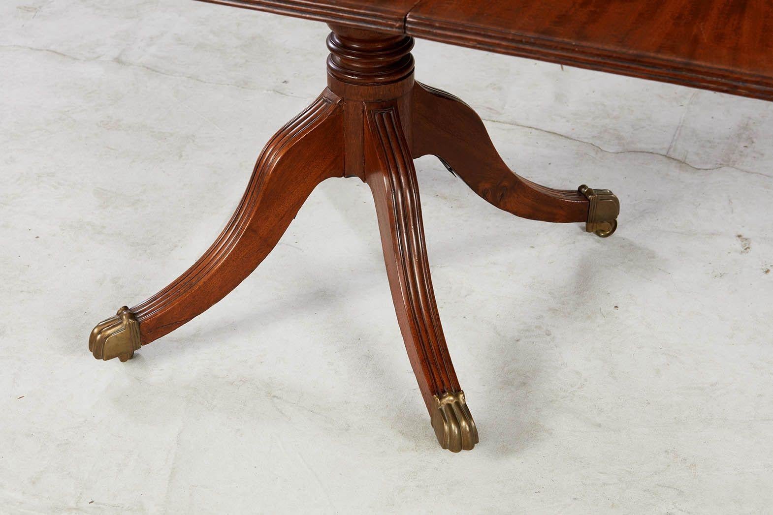 Table de salle à manger géorgienne à double piédestal en vente 5