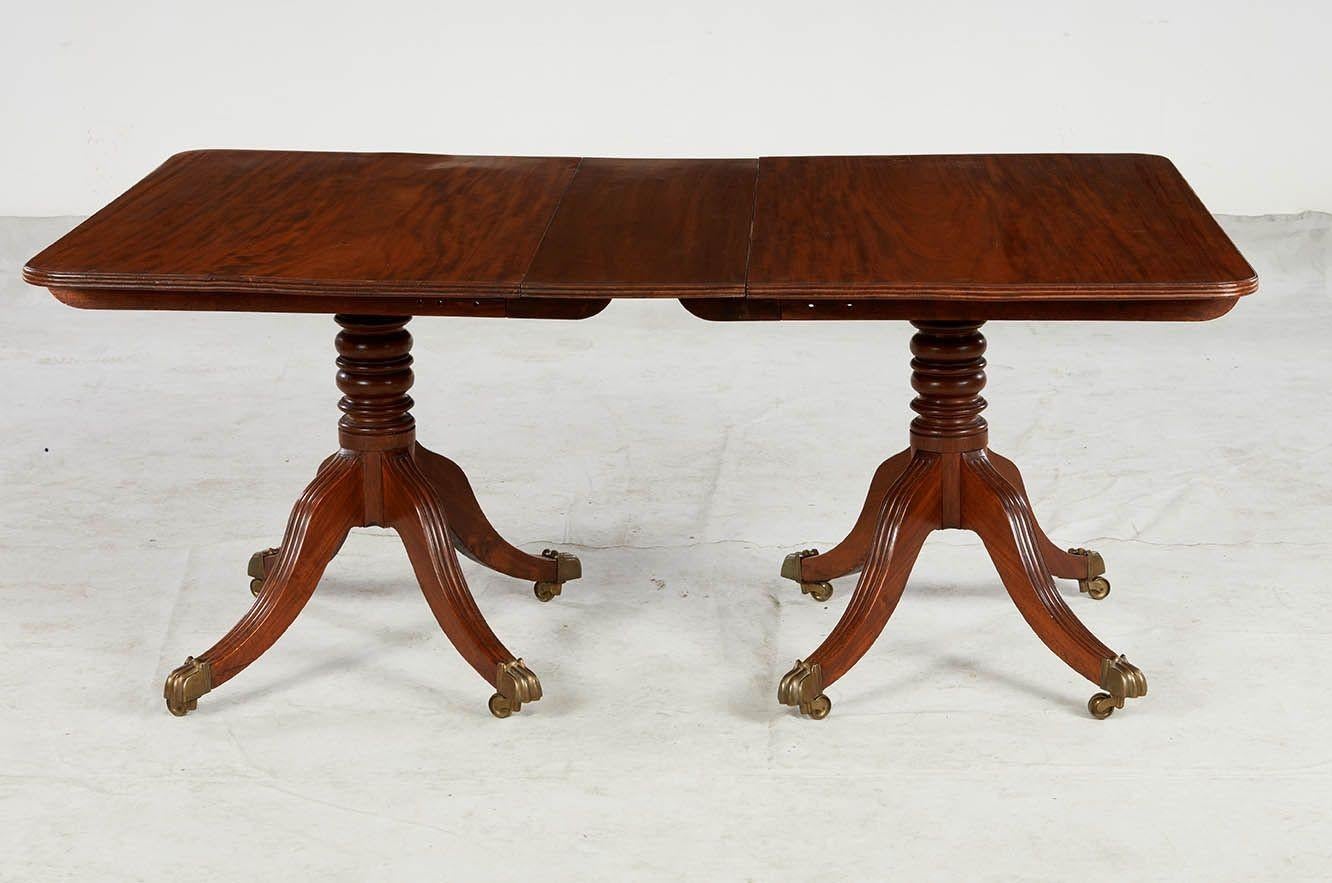 Anglais Table de salle à manger géorgienne à double piédestal en vente