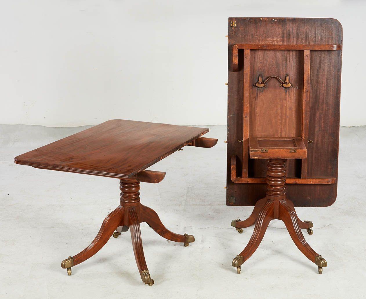 Acajou Table de salle à manger géorgienne à double piédestal en vente