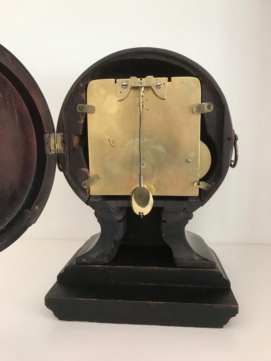 Lacquered Georgian Drum Head Clock with Verge Escapement Signed Wray, London, 18th Century For Sale