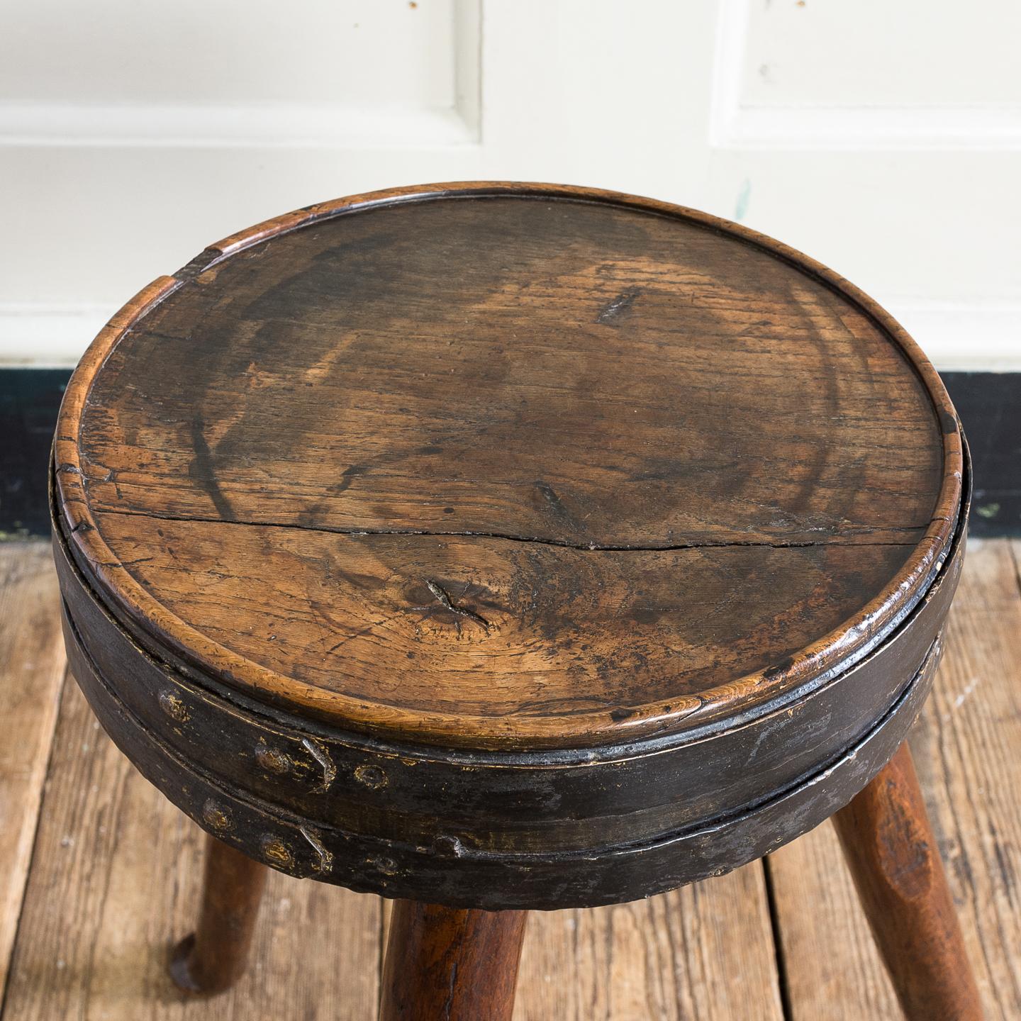 English Georgian Elm and Ash Cheese Table