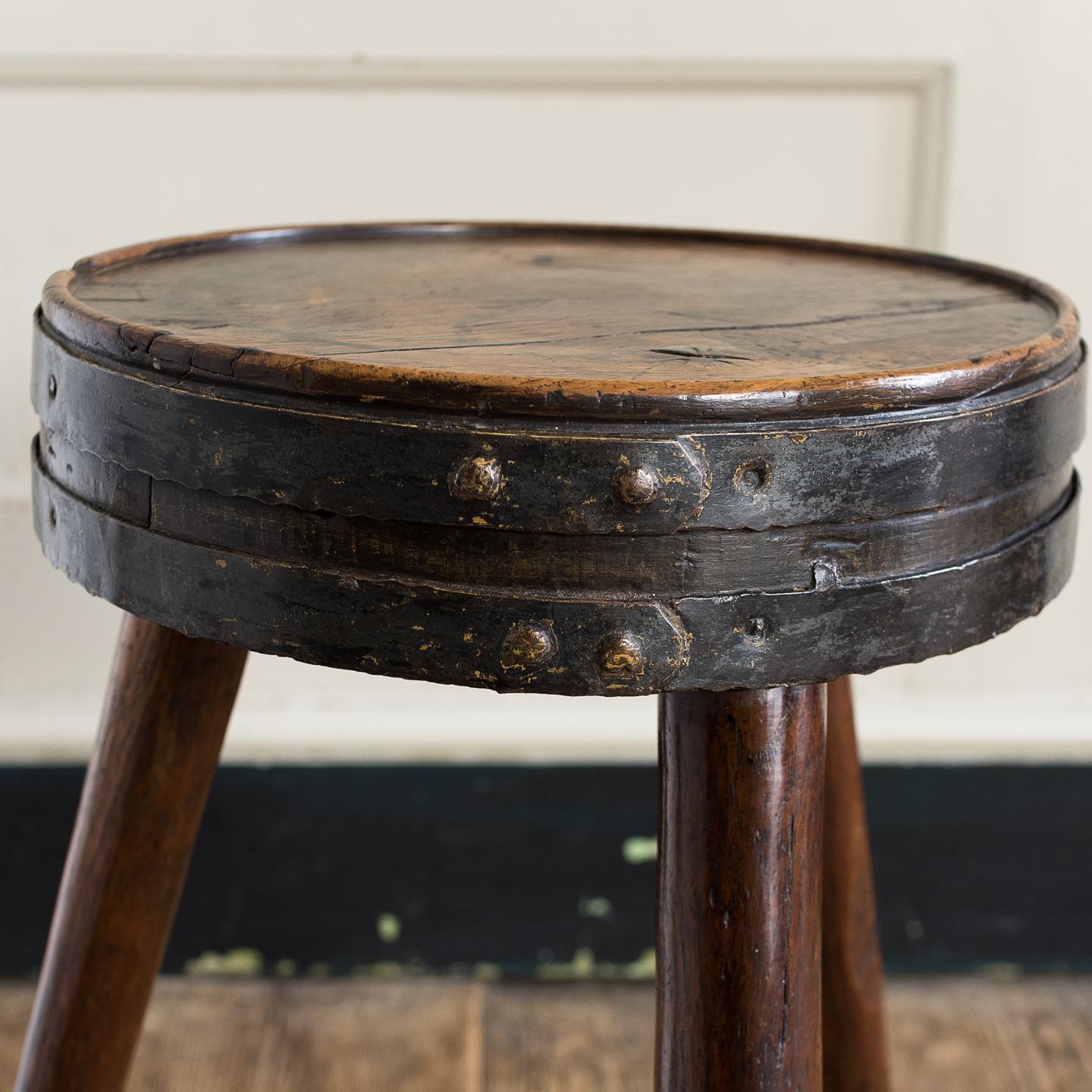 18th Century and Earlier Georgian Elm and Ash Cheese Table