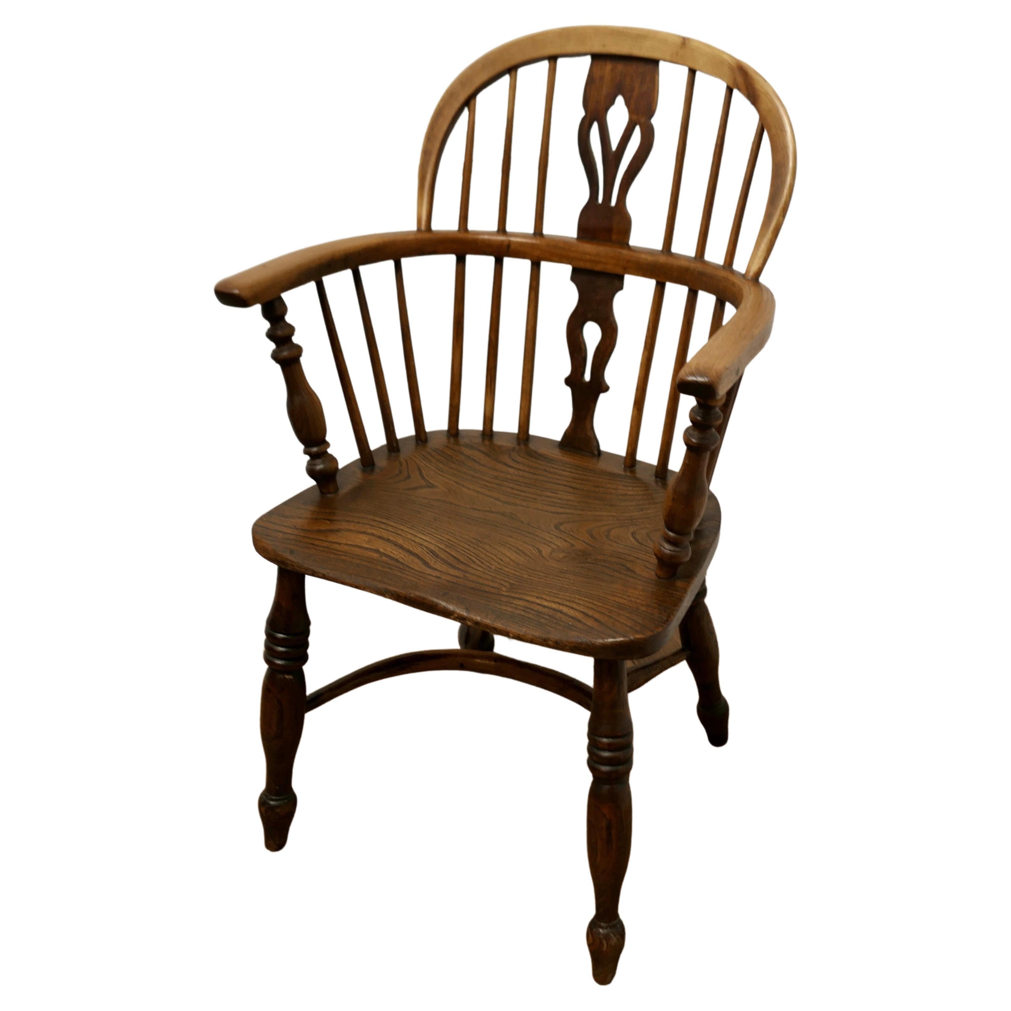 Georgian Elm and Ash Wheel Back Windsor Carver Chair    