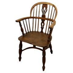 Used Georgian Elm and Ash Wheel Back Windsor Carver Chair    