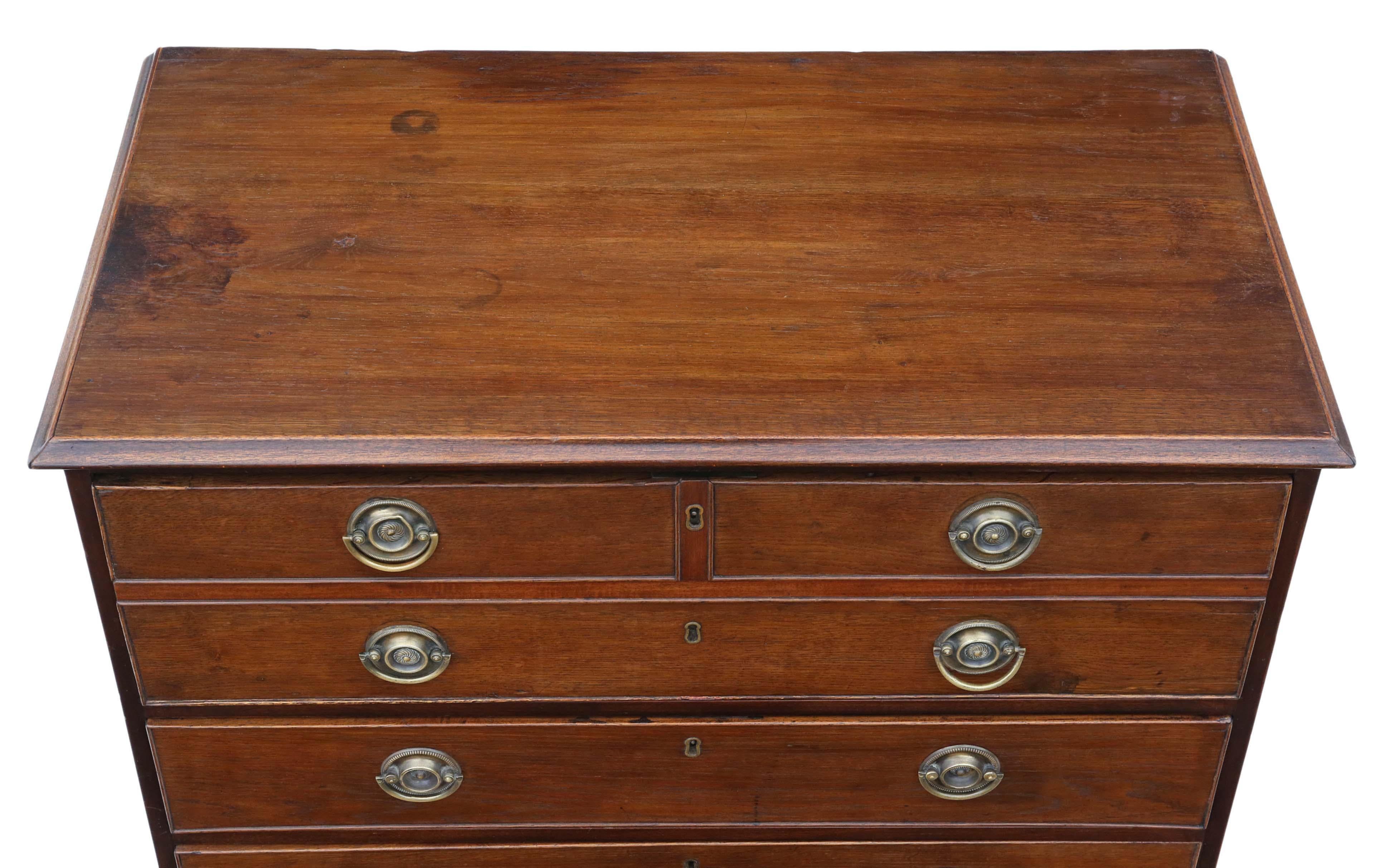 Antique Georgian / Regency elm secretaire desk writing chest of drawers circa 1800-1830.
A lovely item, that is full of age, charm and character. Old patinated leather skiver (not original).
Solid with no loose joints and the drawers slide