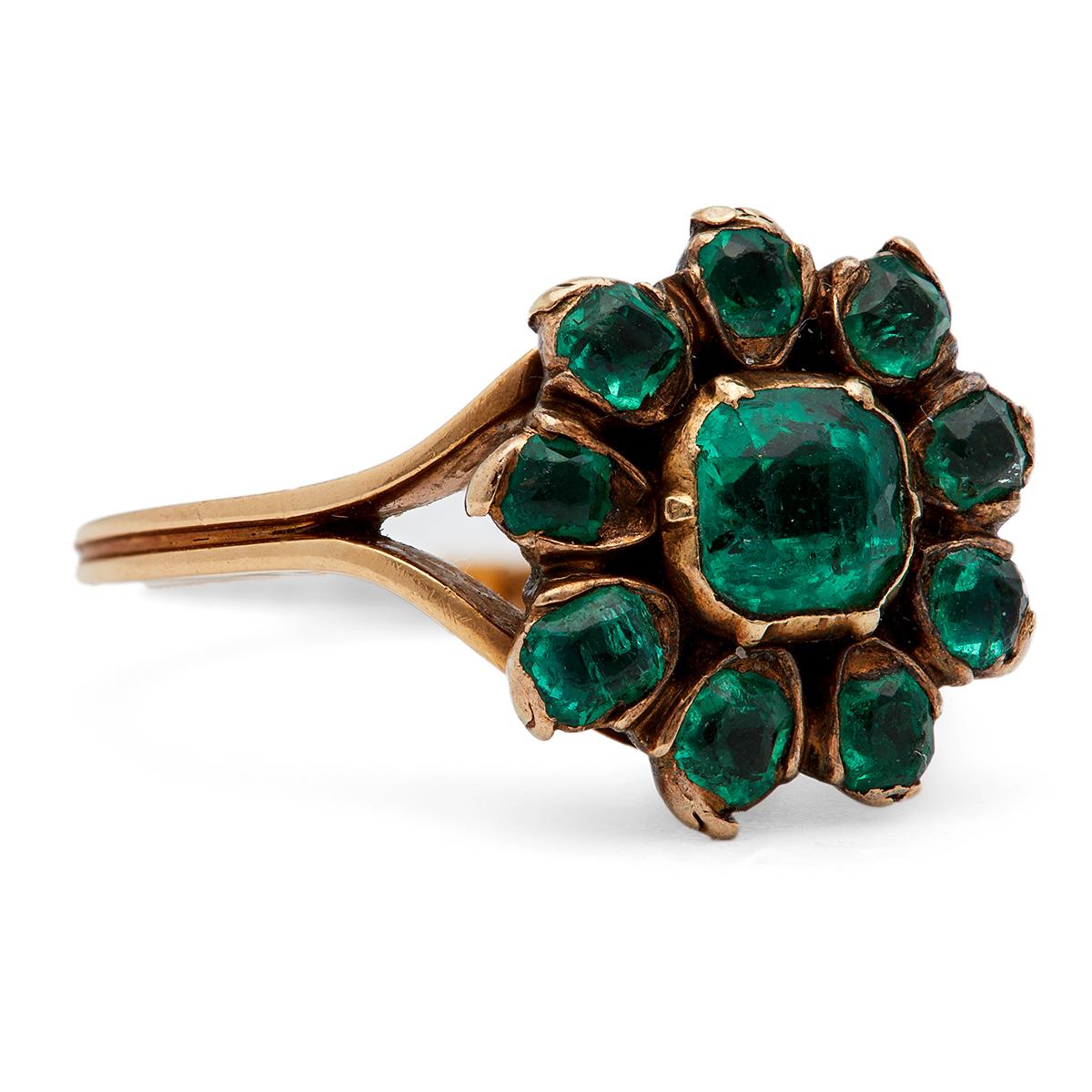 Georgianischer Smaragd-Cluster-Ring aus 18 Karat Gelbgold für Damen oder Herren