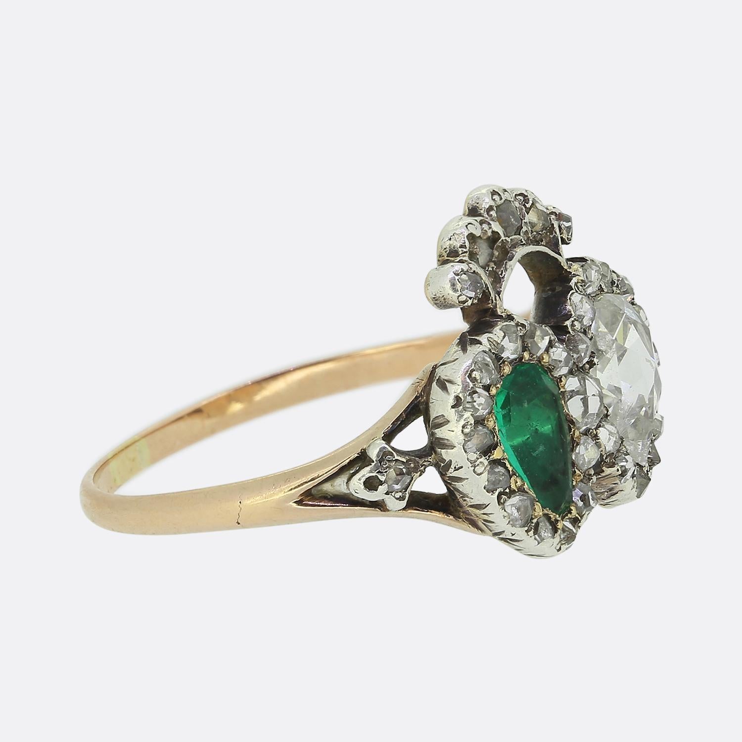 Georgianischer Doppelherz-Ring mit Smaragd und Diamant (Tropfenschliff) im Angebot