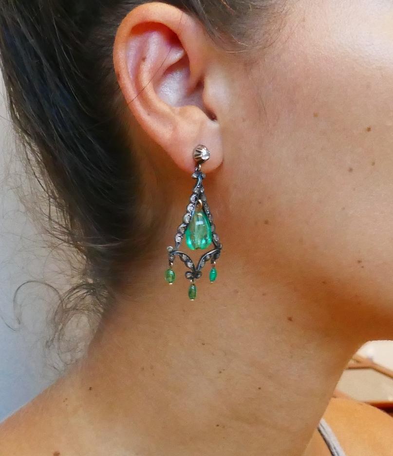Orecchini a pendente in smeraldo georgiano, argento, oro 10k, antico in vendita 1