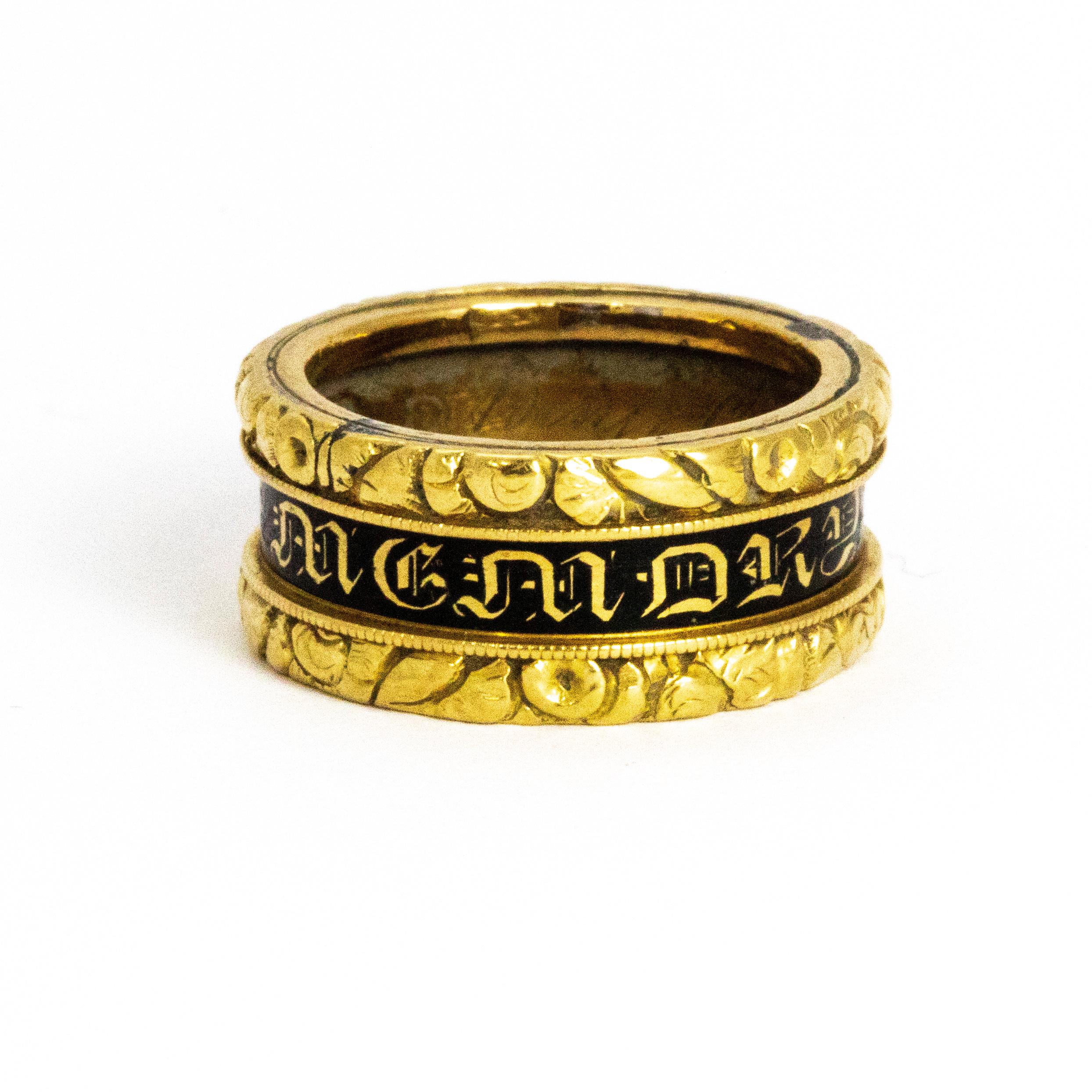 Georgian Enamel and 18 Carat Gold Mourning Band In Good Condition In Chipping Campden, GB