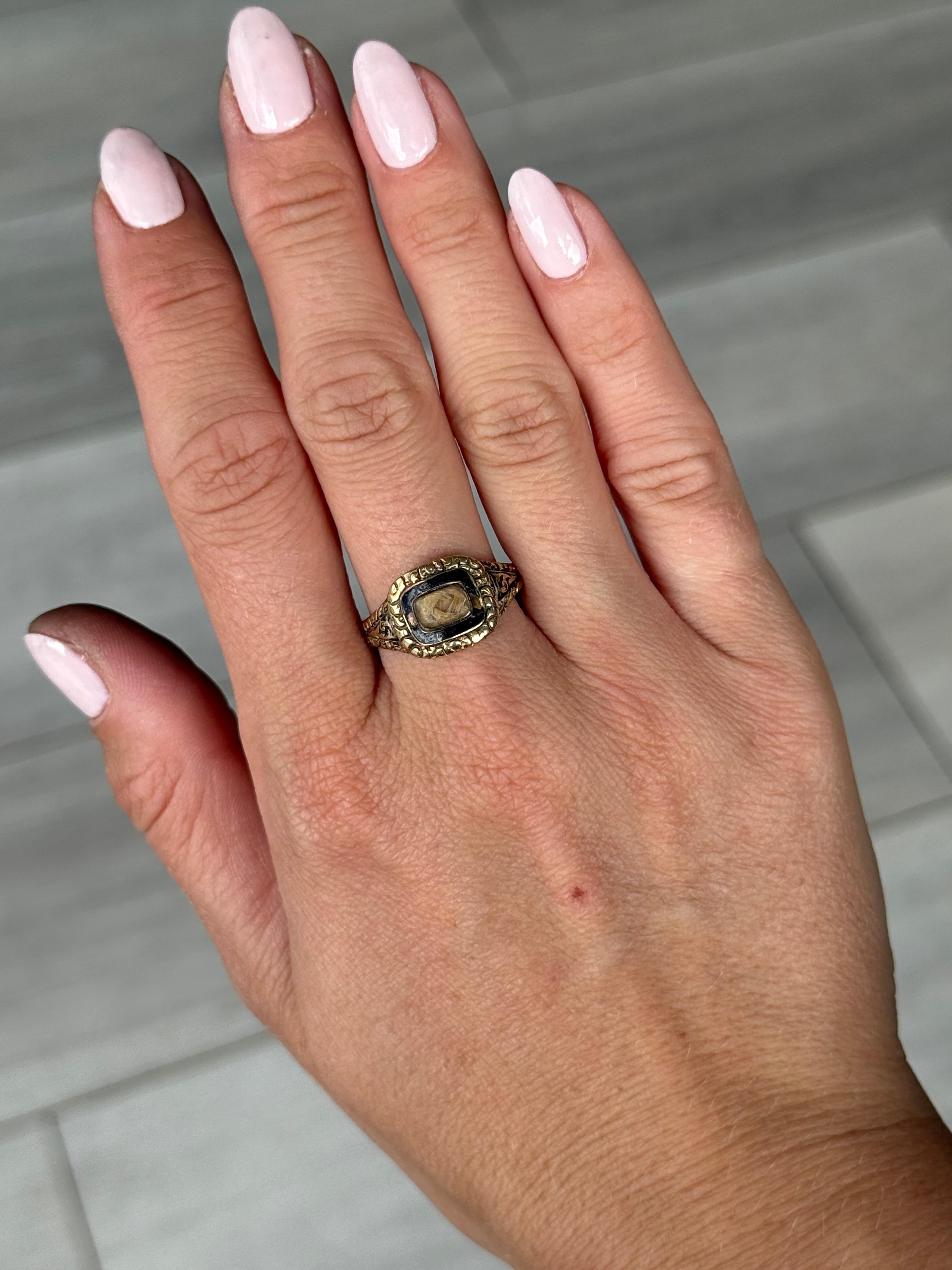 Uncut Georgian Enamel Glazed Locket Front Mourning 18 Carat Gold Ring For Sale