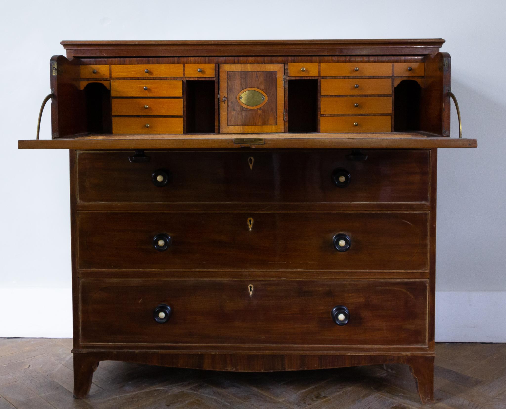 Georgian English Mahogany Commode Secretaire, 1816 In Good Condition For Sale In Beuzevillette, FR