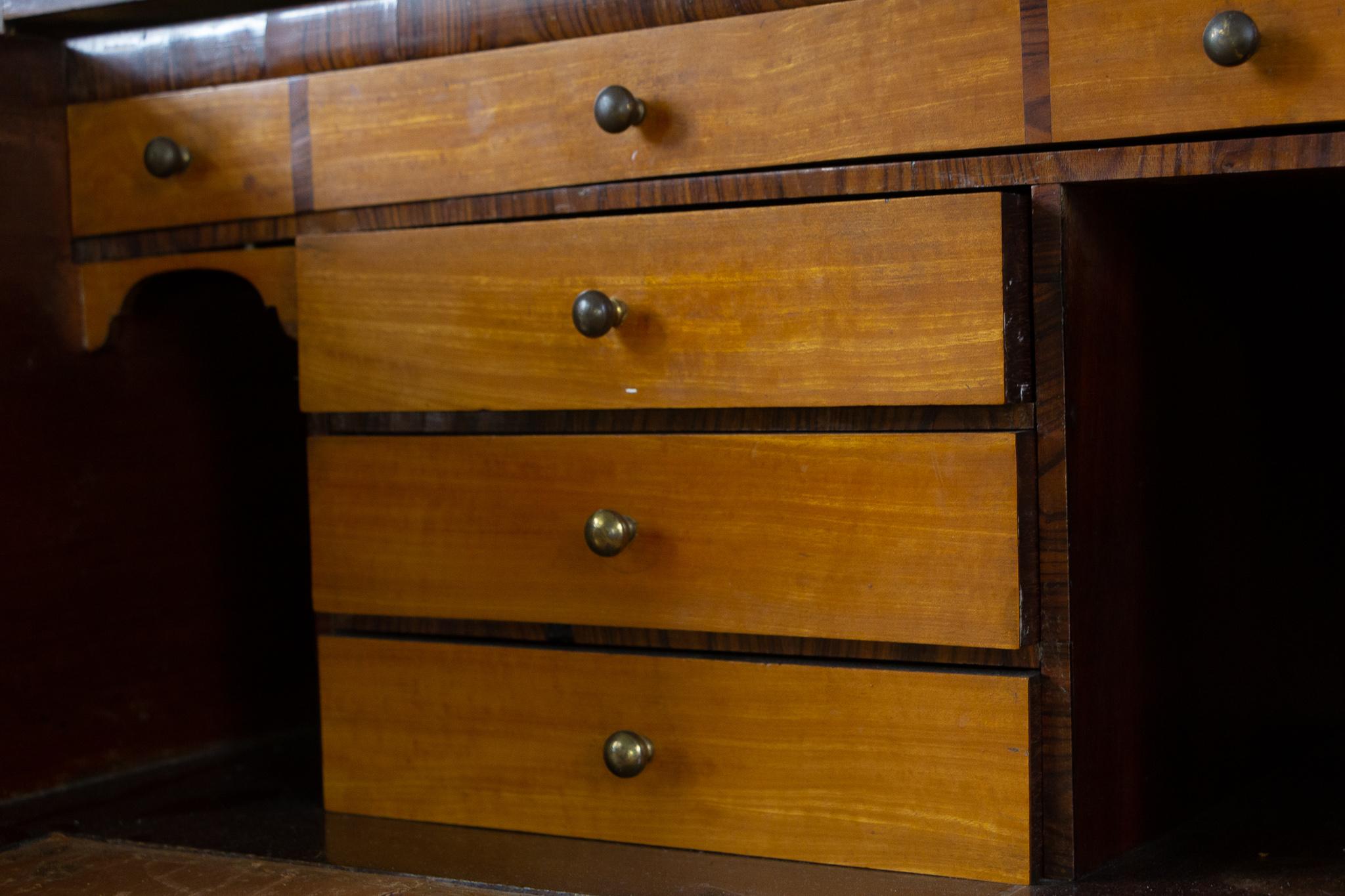 Commode Secretaire inglese georgiano in mogano, 1816 In condizioni buone in vendita a Beuzevillette, FR