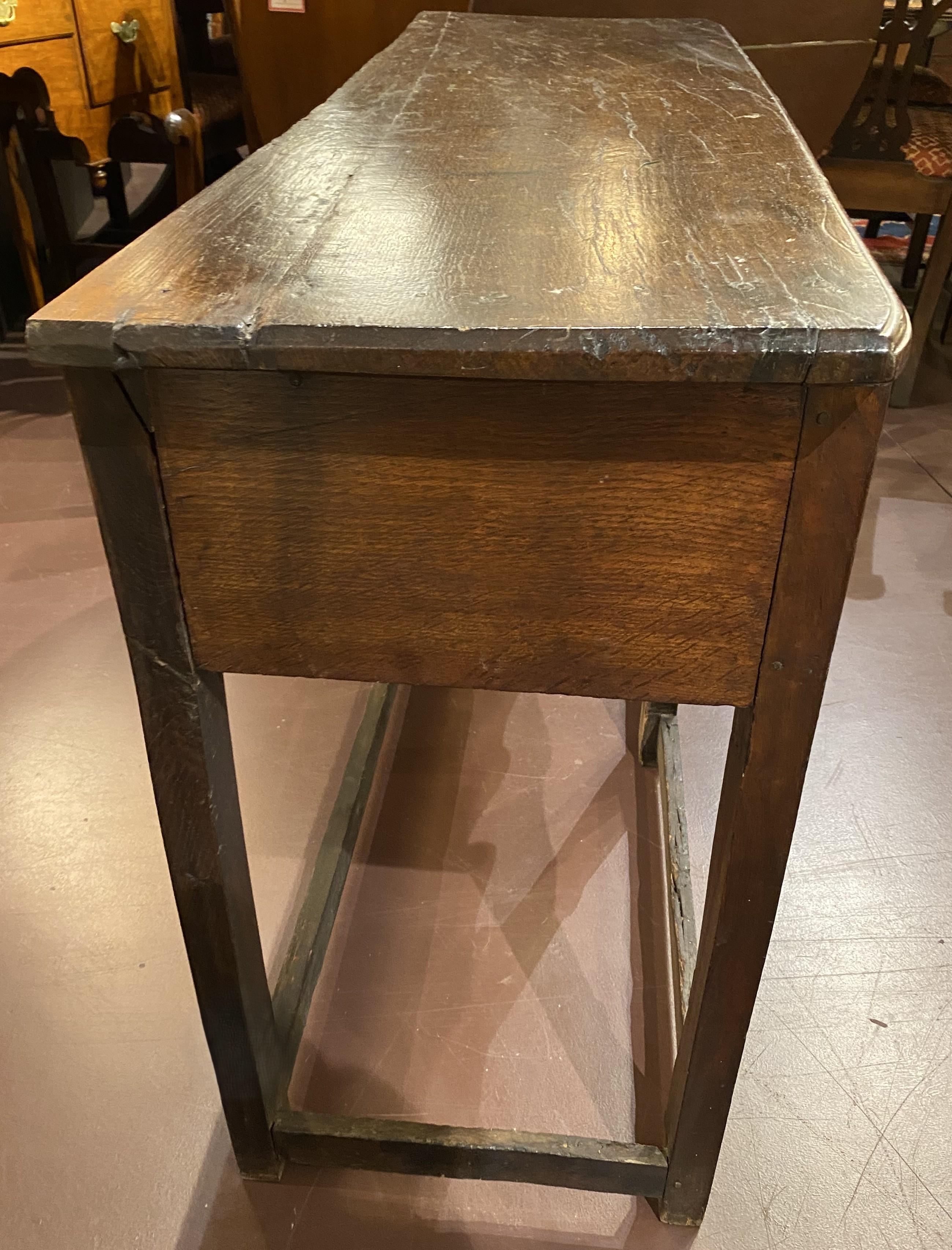 Sculpté à la main Base de commode géorgienne en chêne anglais sculpté en vente