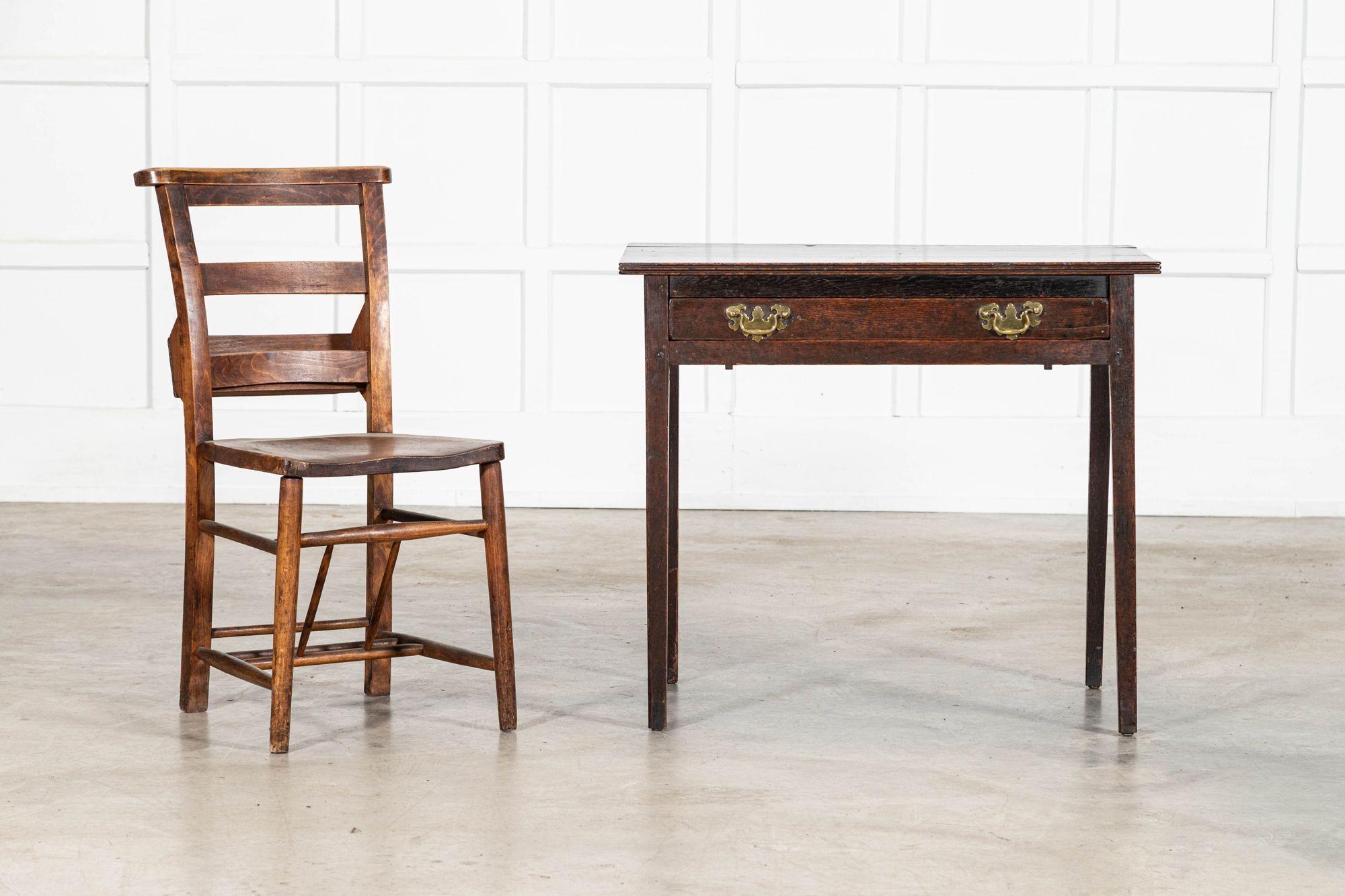 Table d'appoint en chêne anglais de style géorgien en vente 2