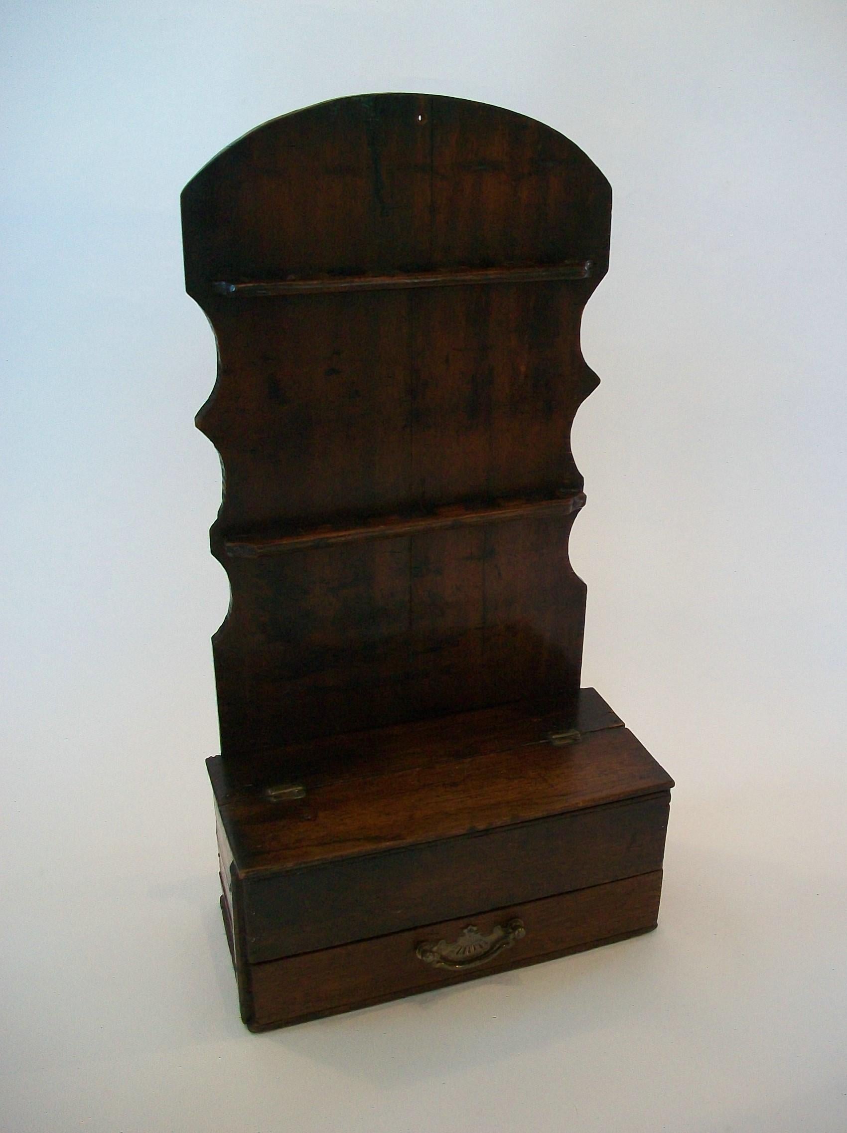 Hand-Carved Georgian English Oak Spoon Rack, United Kingdom, circa 1790 For Sale