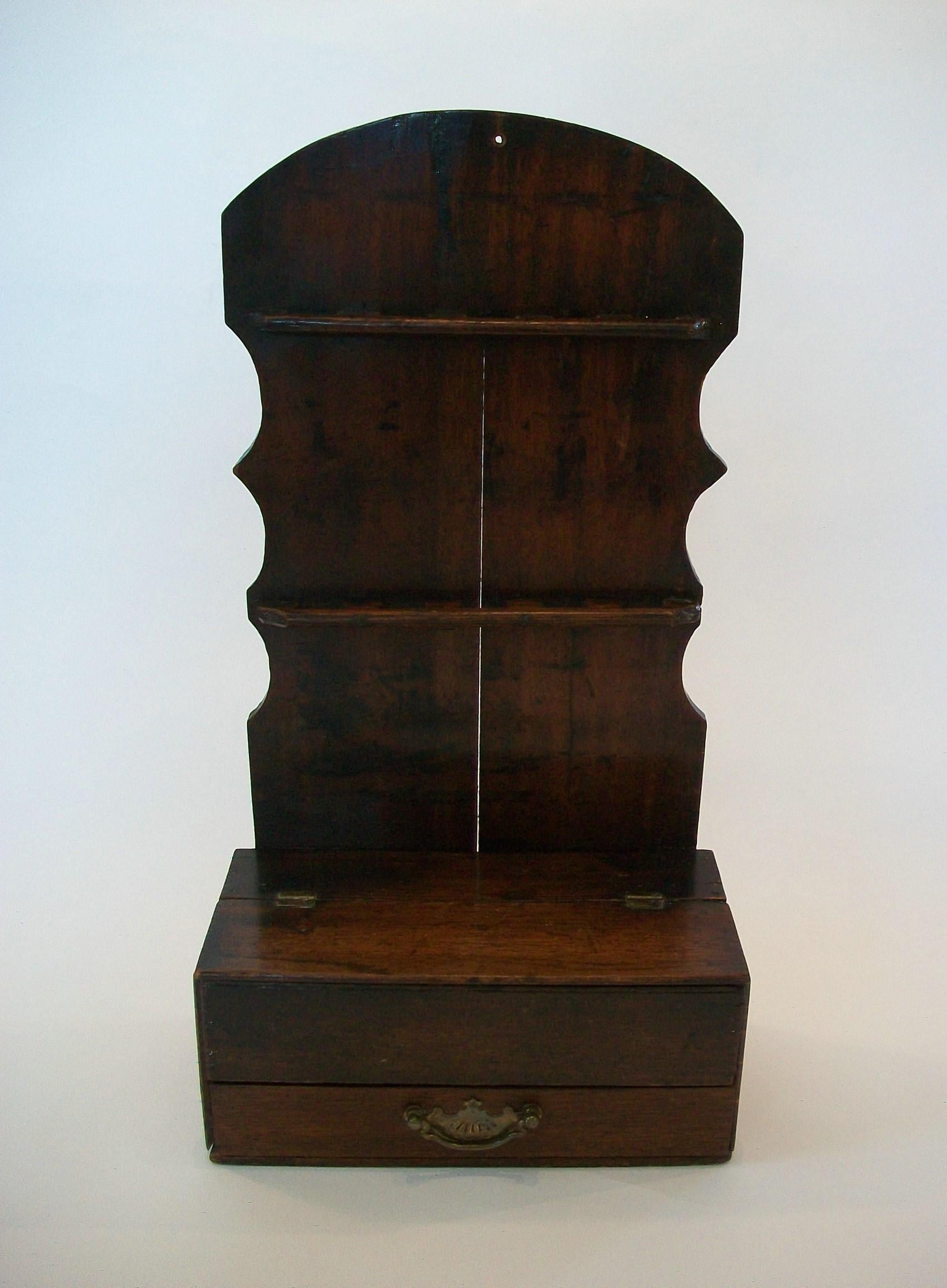Georgian English Oak Spoon Rack, United Kingdom, circa 1790 In Good Condition For Sale In Chatham, ON