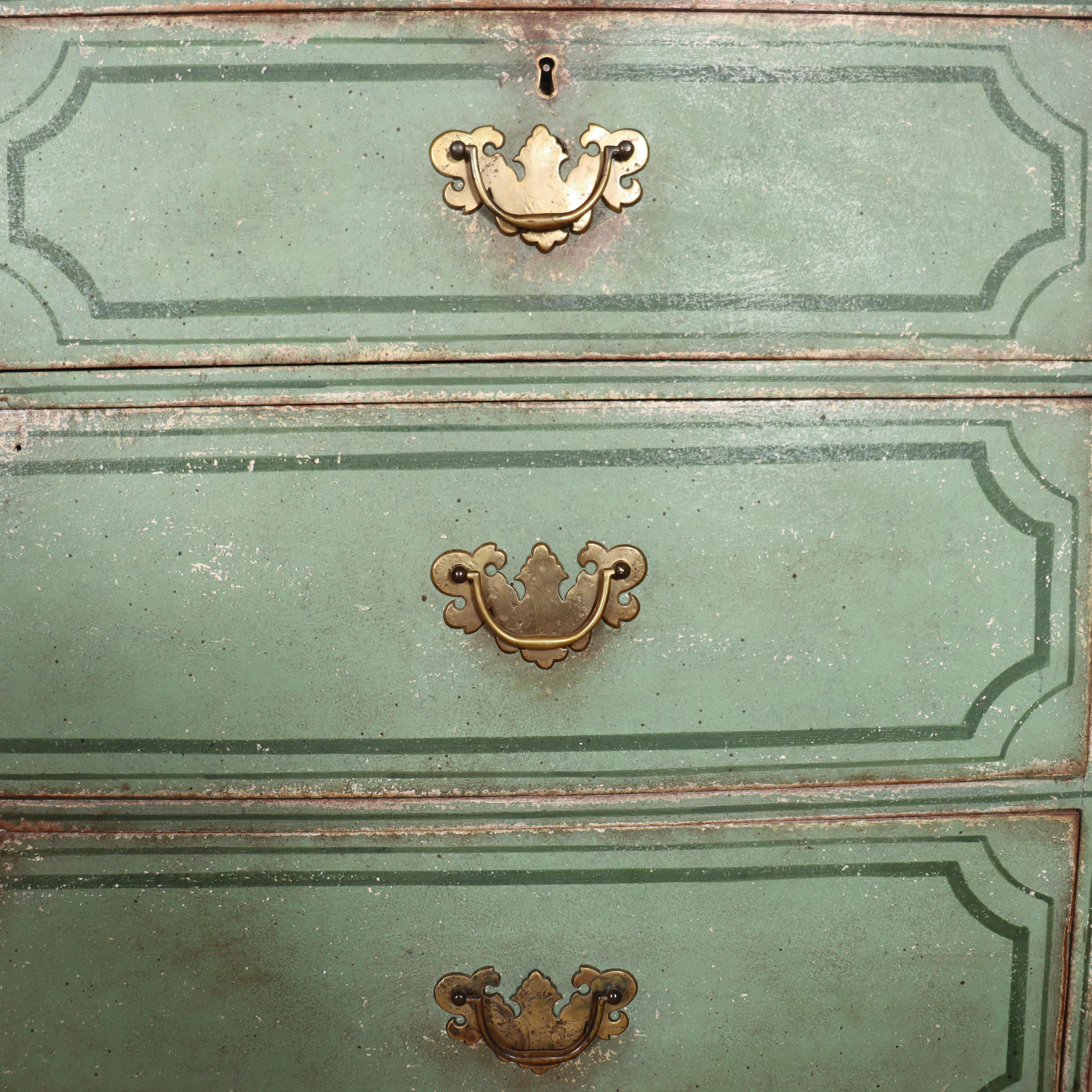 Georgian English Painted Linen Cupboard For Sale 5
