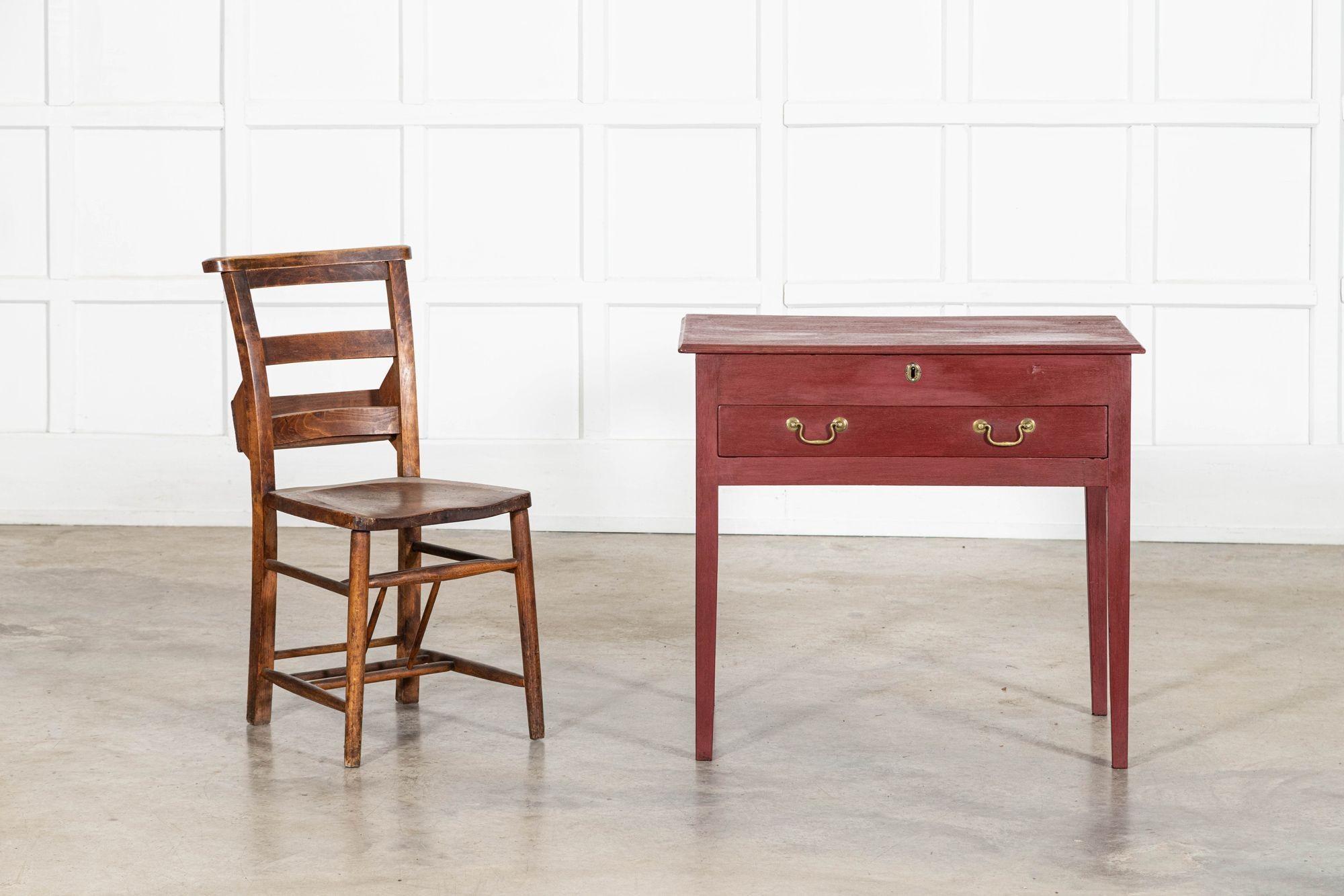 XIXe siècle Table d'appoint géorgienne en chêne peint anglais en vente