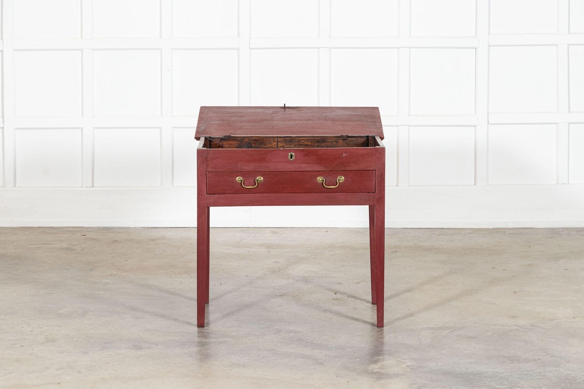 Chêne Table d'appoint géorgienne en chêne peint anglais en vente