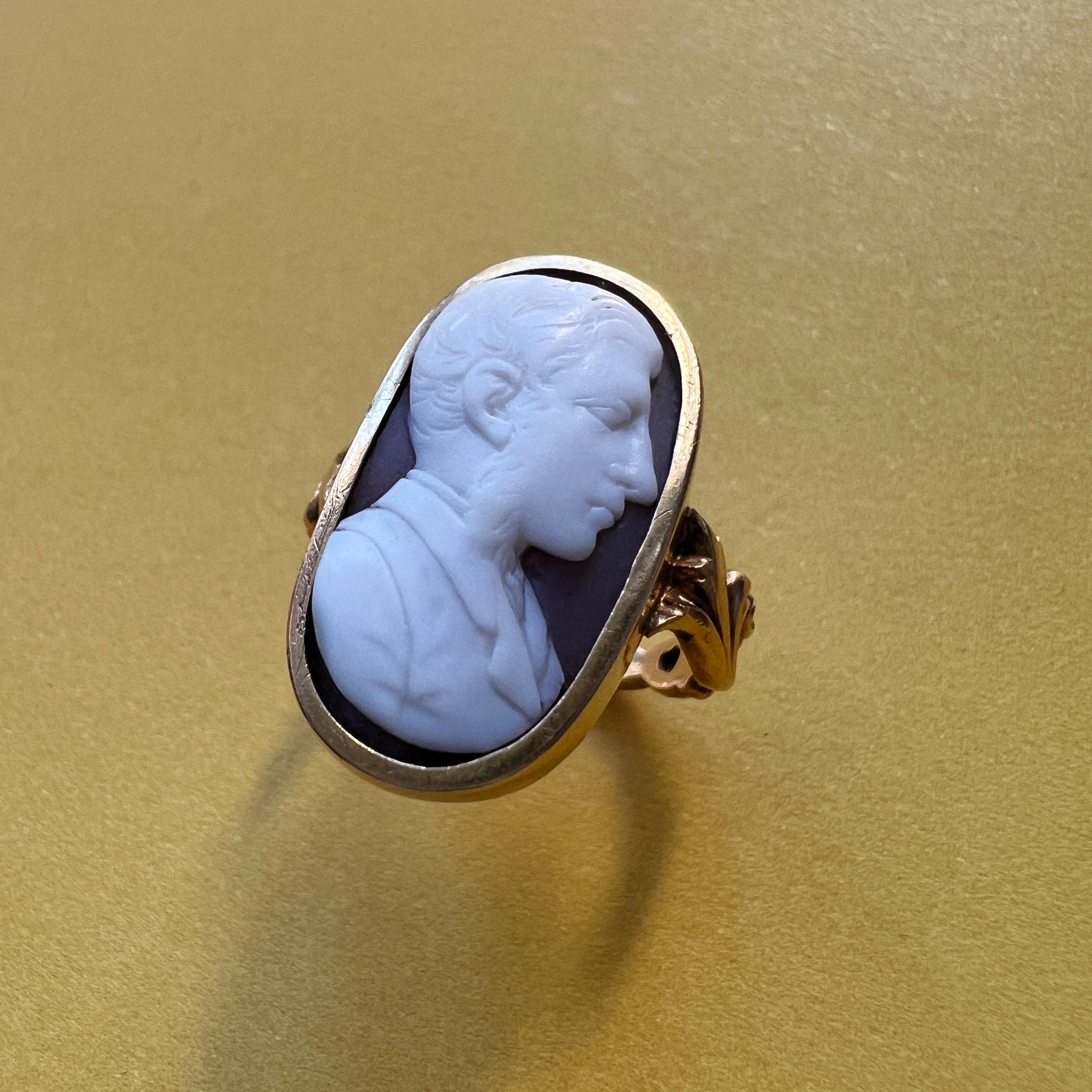 Georgian era 18K gold gentleman cameo ring In Good Condition For Sale In Versailles, FR