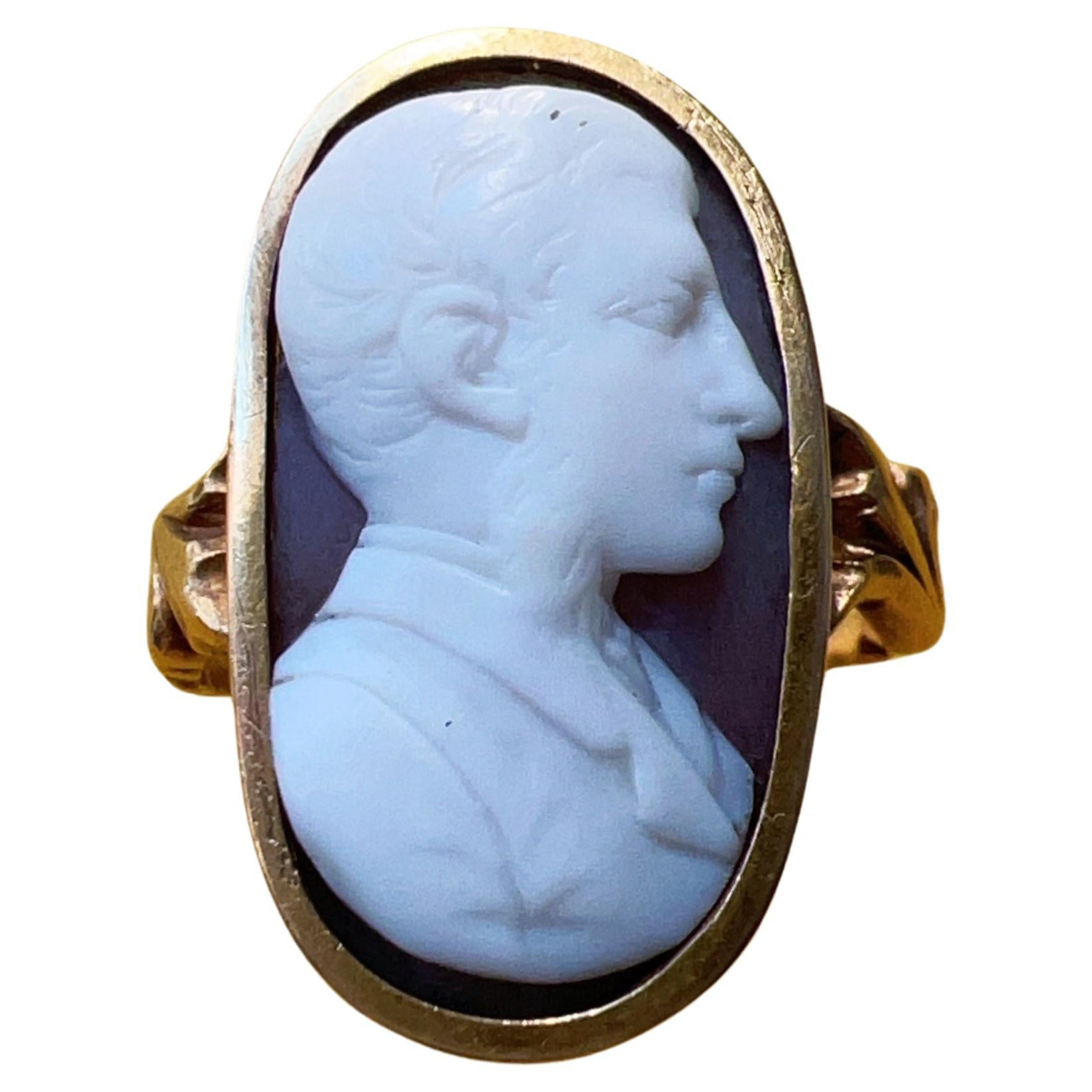 Georgian era 18K gold gentleman cameo ring For Sale