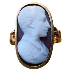 Antique Georgian era 18K gold gentleman cameo ring