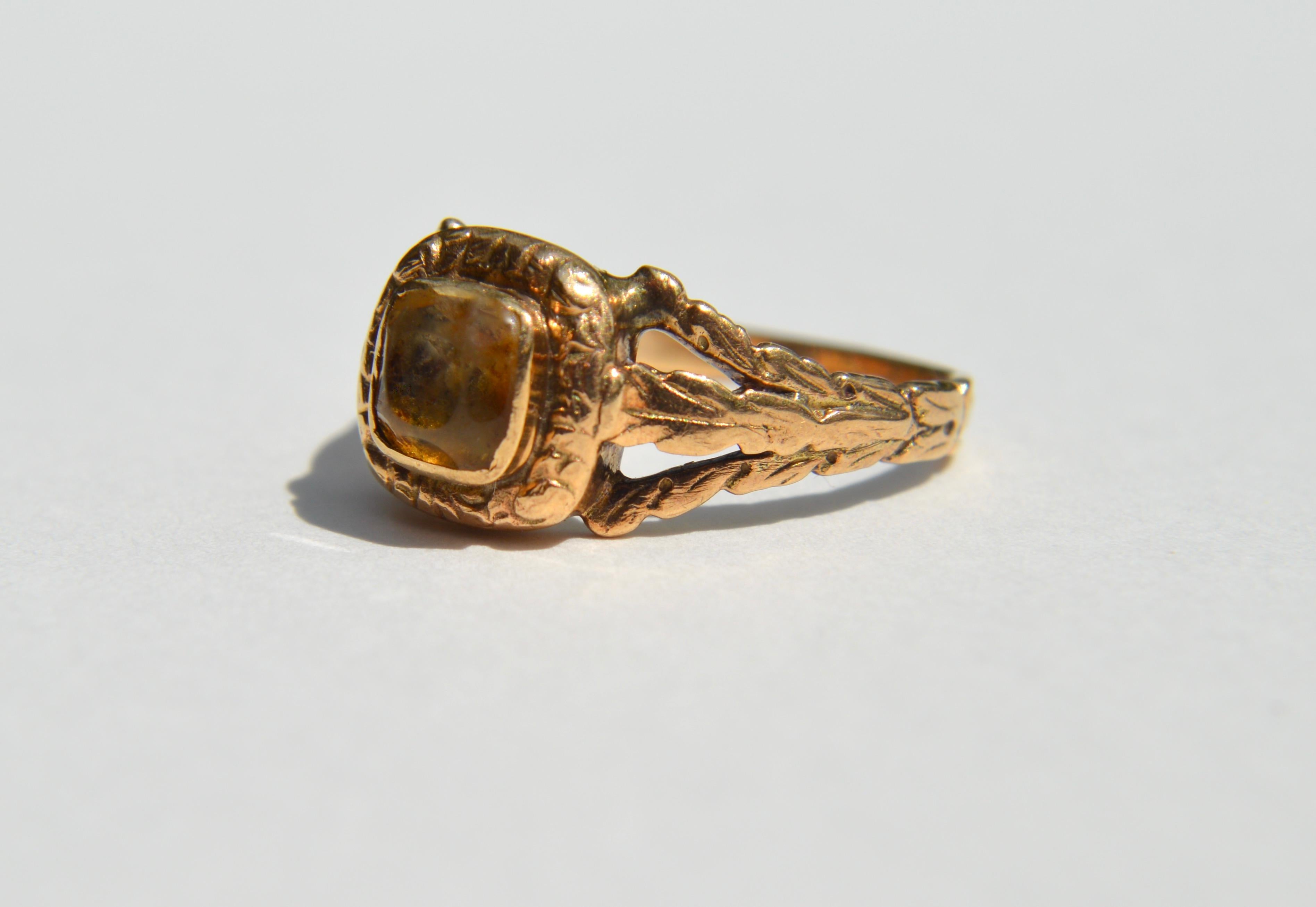 Princess Cut Georgian Era Antique 9 Karat Rose Gold 1.24 Carat Citrine Ring For Sale