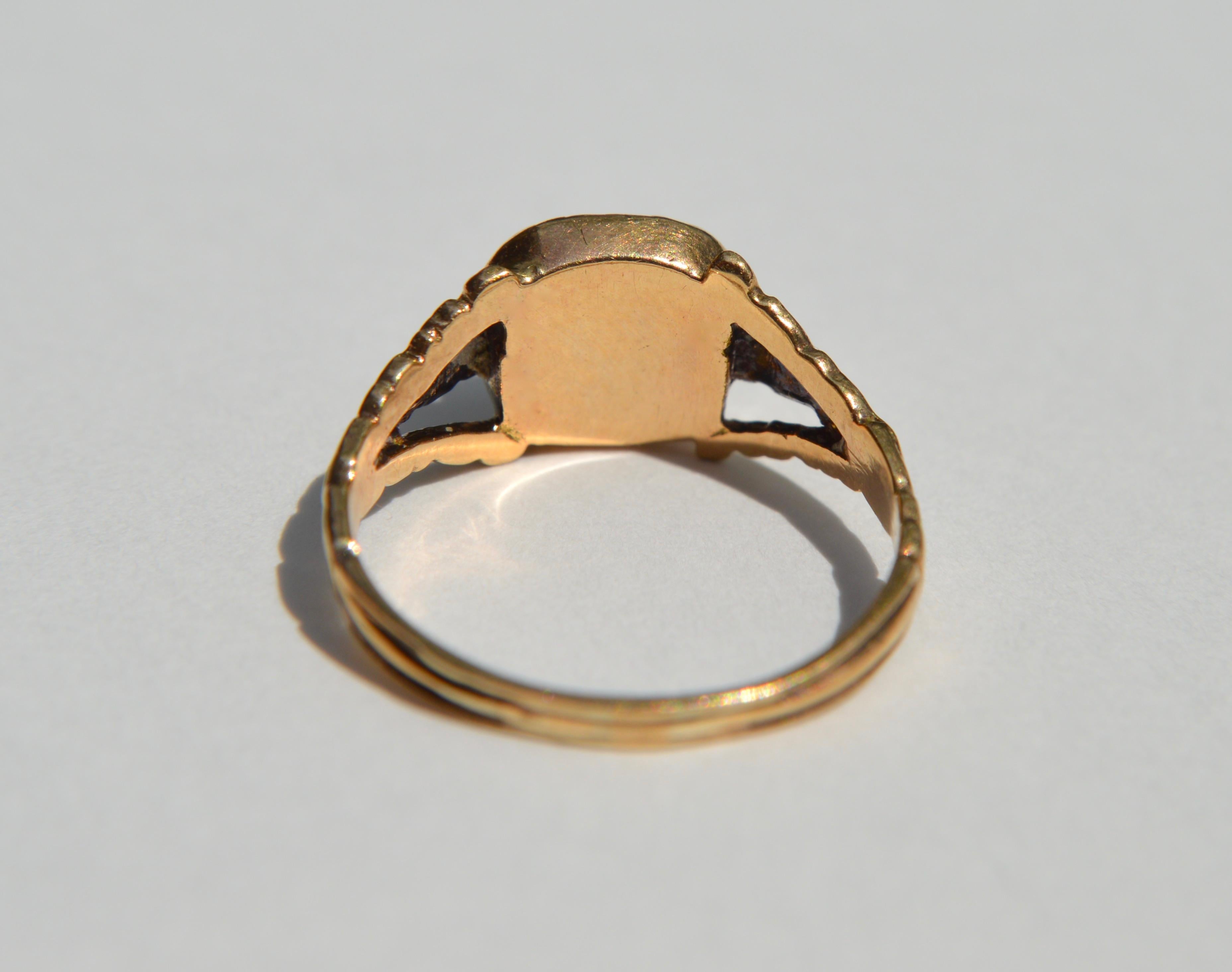 Georgian Era Antique 9 Karat Rose Gold 1.24 Carat Citrine Ring In Fair Condition For Sale In Crownsville, MD