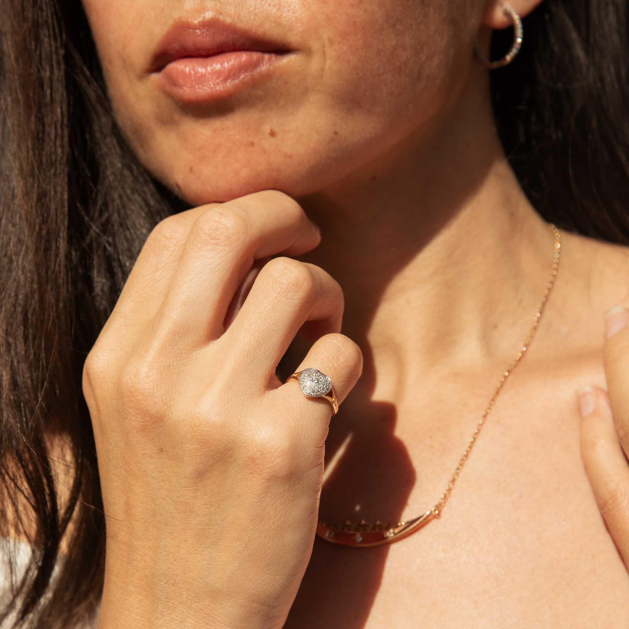 Collana a mezzaluna con diamanti incastonati di epoca georgiana in oro 15 carati in vendita 2