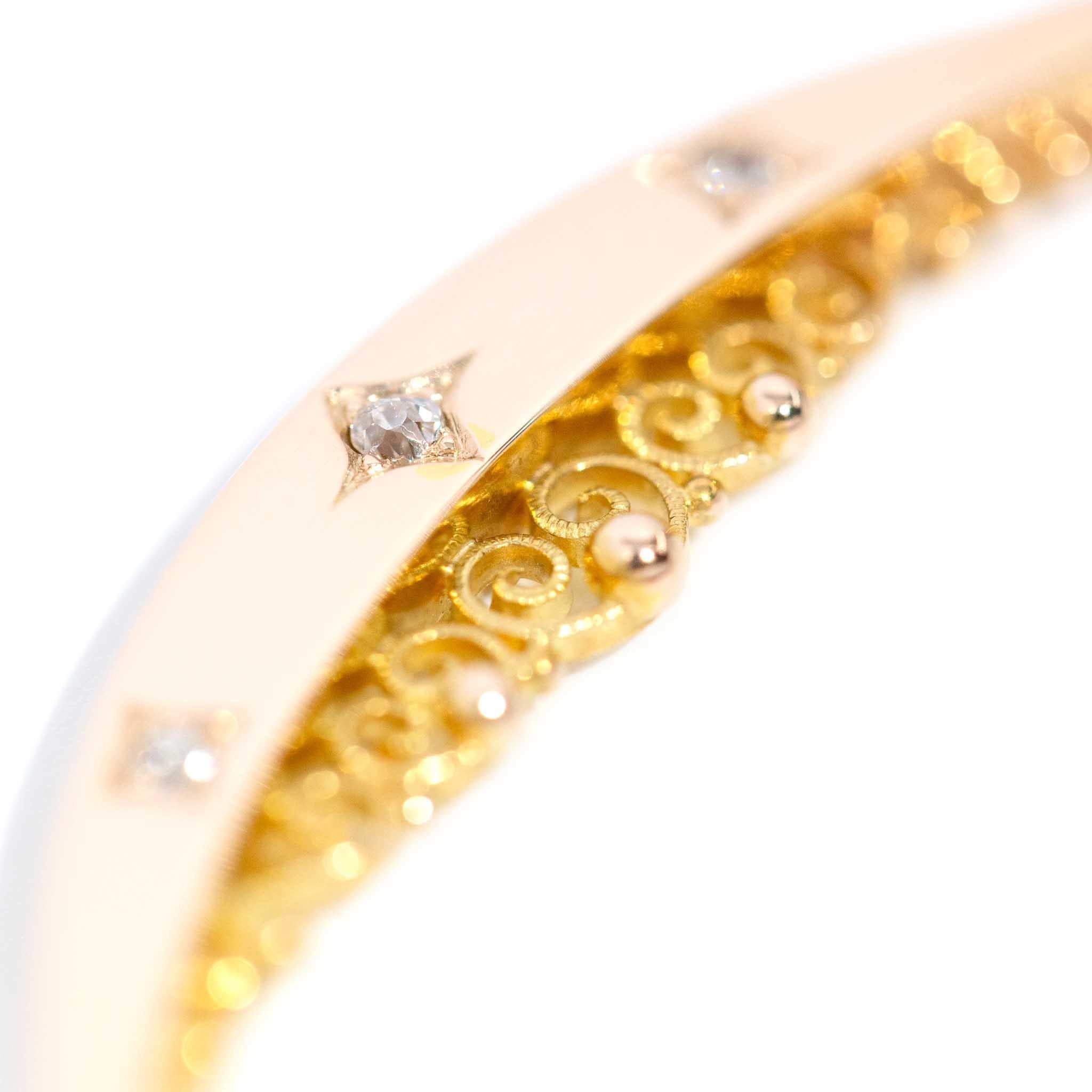 Collana a mezzaluna con diamanti incastonati di epoca georgiana in oro 15 carati in vendita 3