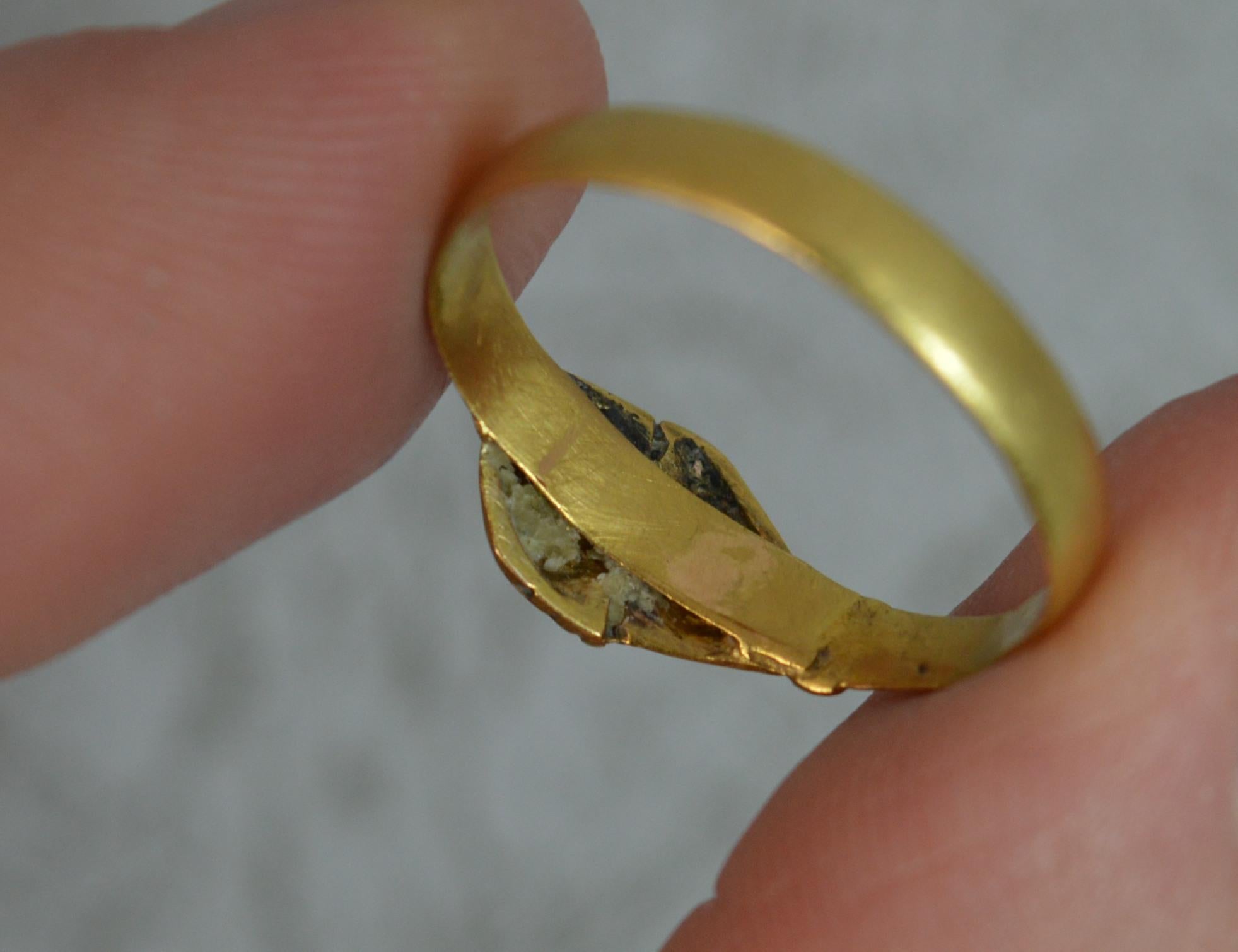 Women's Georgian Fede Handholding Faith Ring in 18 Carat Yellow Gold