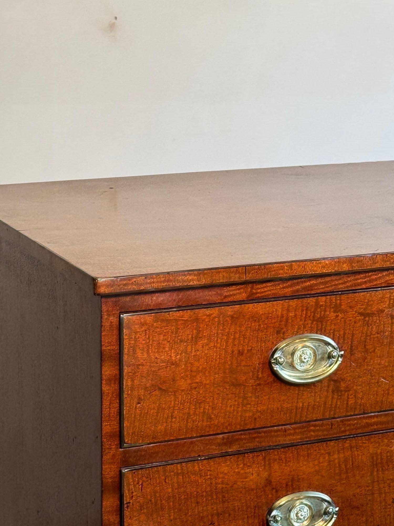 Georgian Fiddleback Mahogany Chest of Drawers 1