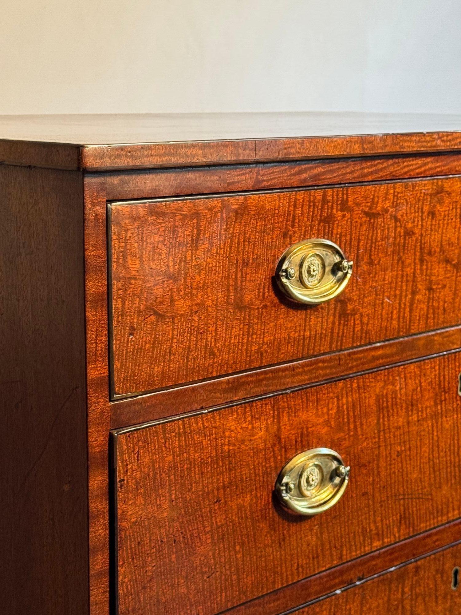 Georgian Fiddleback Mahogany Chest of Drawers 2