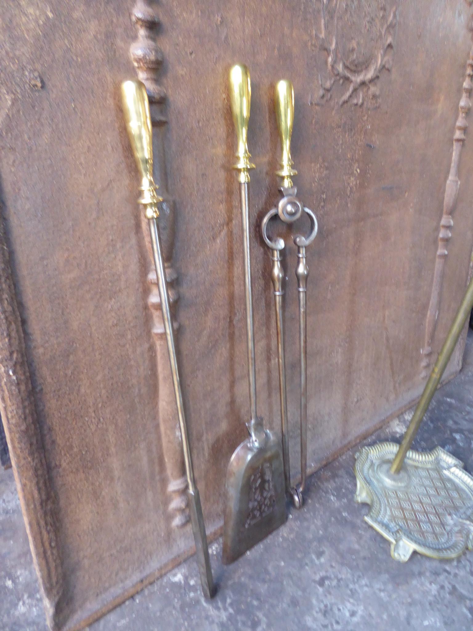 Georgian Fire Irons or Fireplace Tool Set, 18th-19th Century For Sale 12