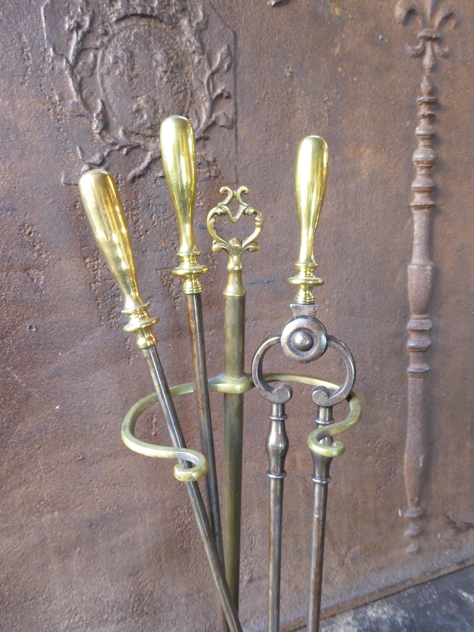 Laiton Ensemble d'outils de cheminée géorgiens, 18e-19e siècle en vente
