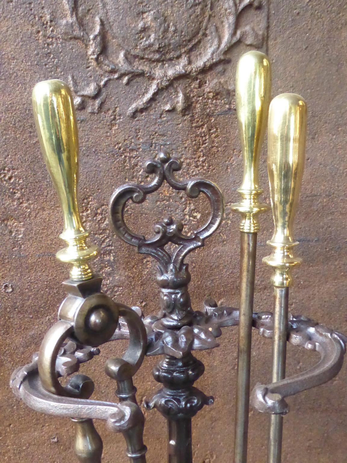 Georgian Fireplace Tool Set or Fire Irons, 18th-19th Century In Good Condition In Amerongen, NL