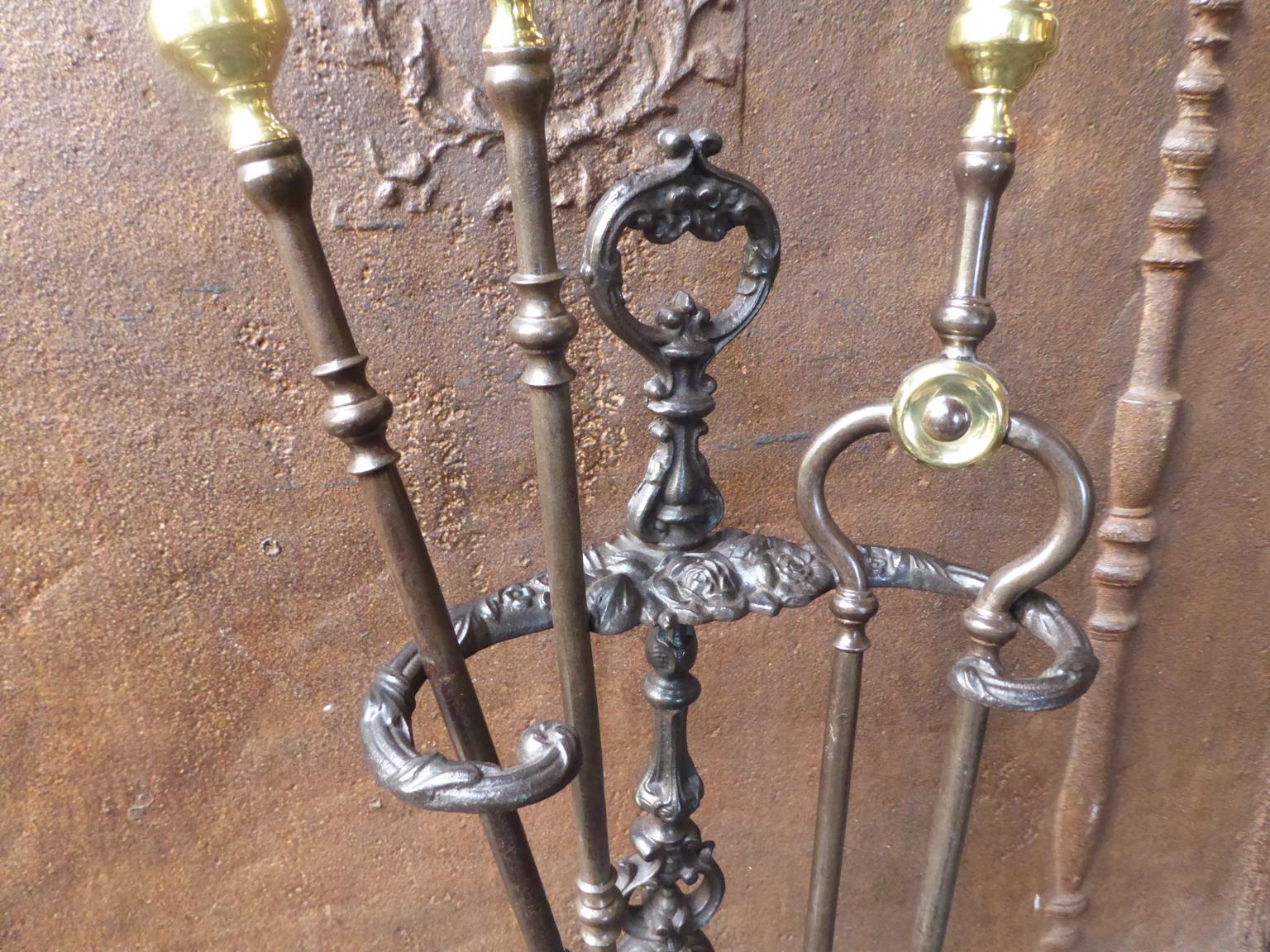 Georgian Fireplace Tool Set or Fire Irons, 18th-19th Century In Good Condition In Amerongen, NL