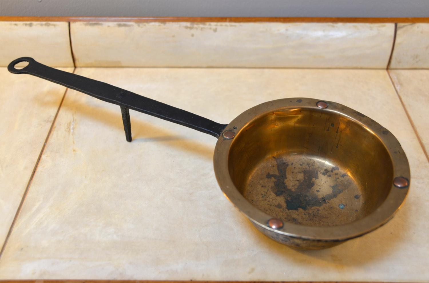 Britannico Padella da camino georgiana in ottone, rame e ghisa, inglese C1810 in vendita