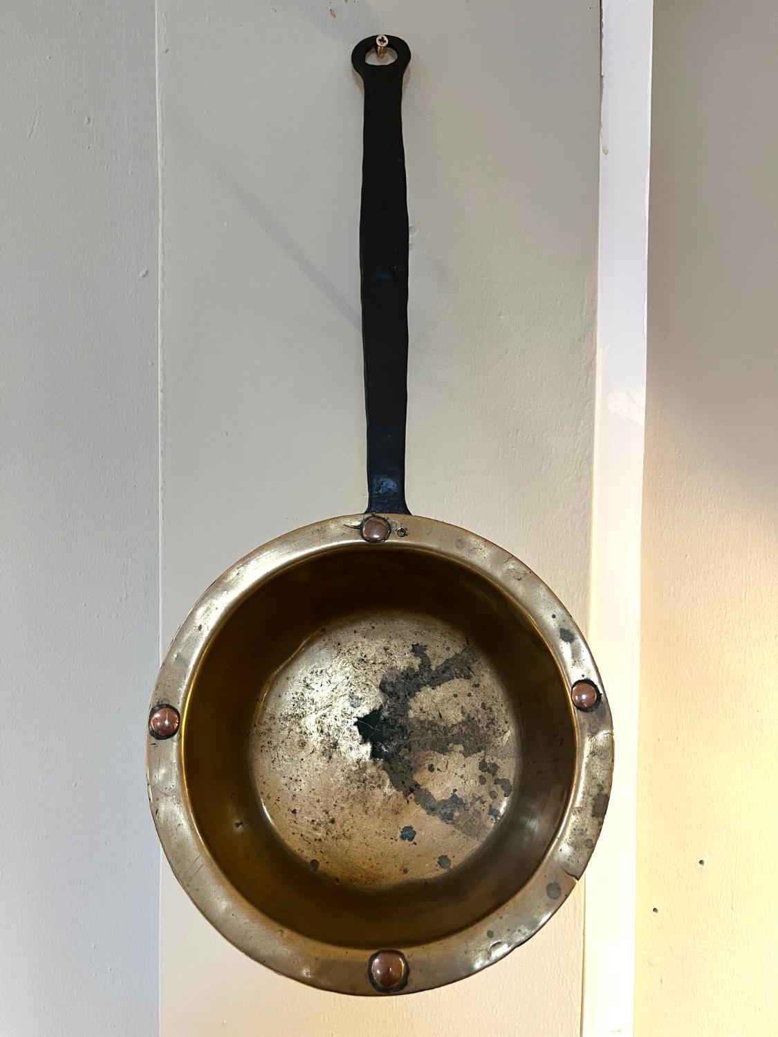 Padella da camino georgiana in ottone, rame e ghisa, inglese C1810 In condizioni buone in vendita a Sherborne, Dorset