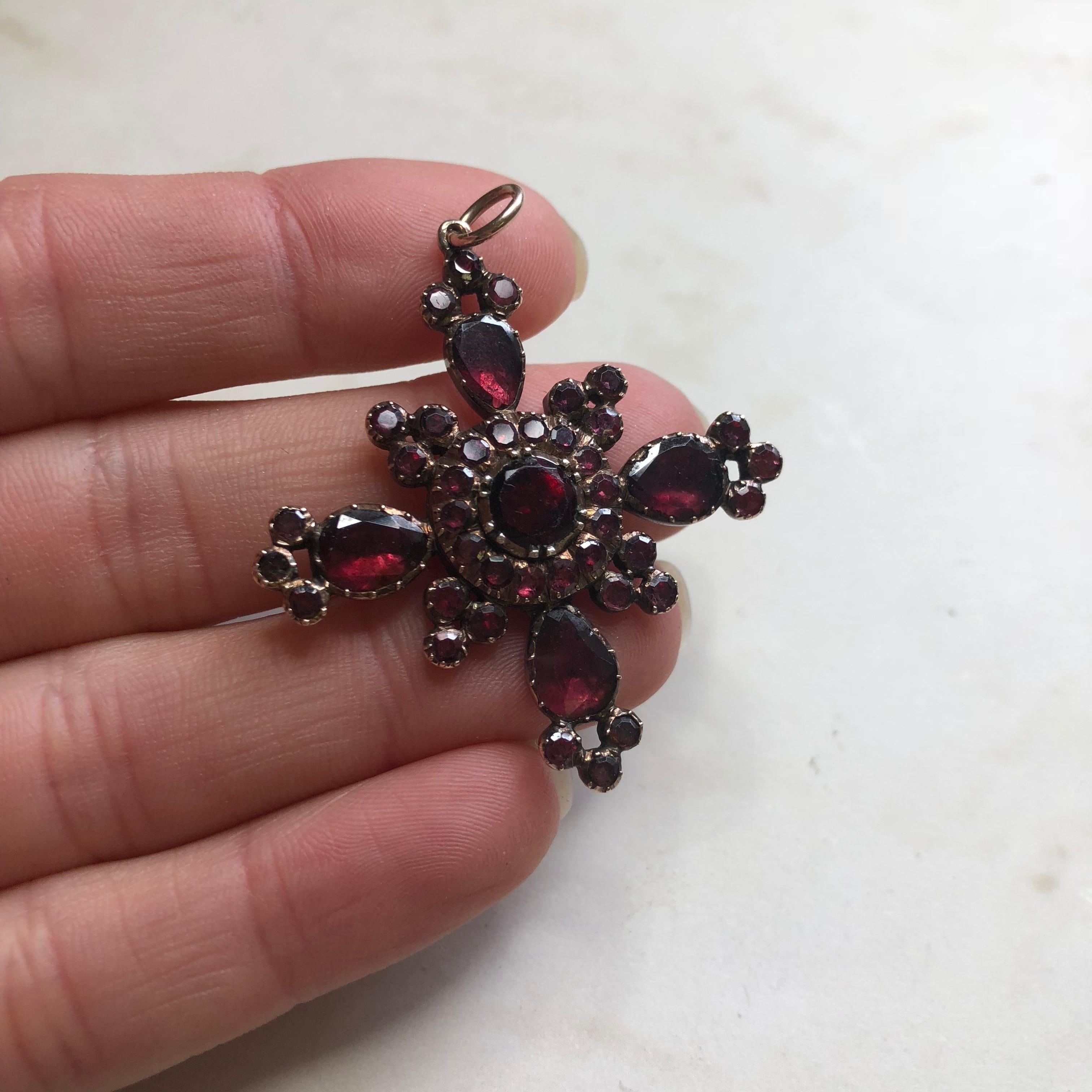 Georgian Flat Cut Garnet and Gold Pendant in Original Fitted Box 4