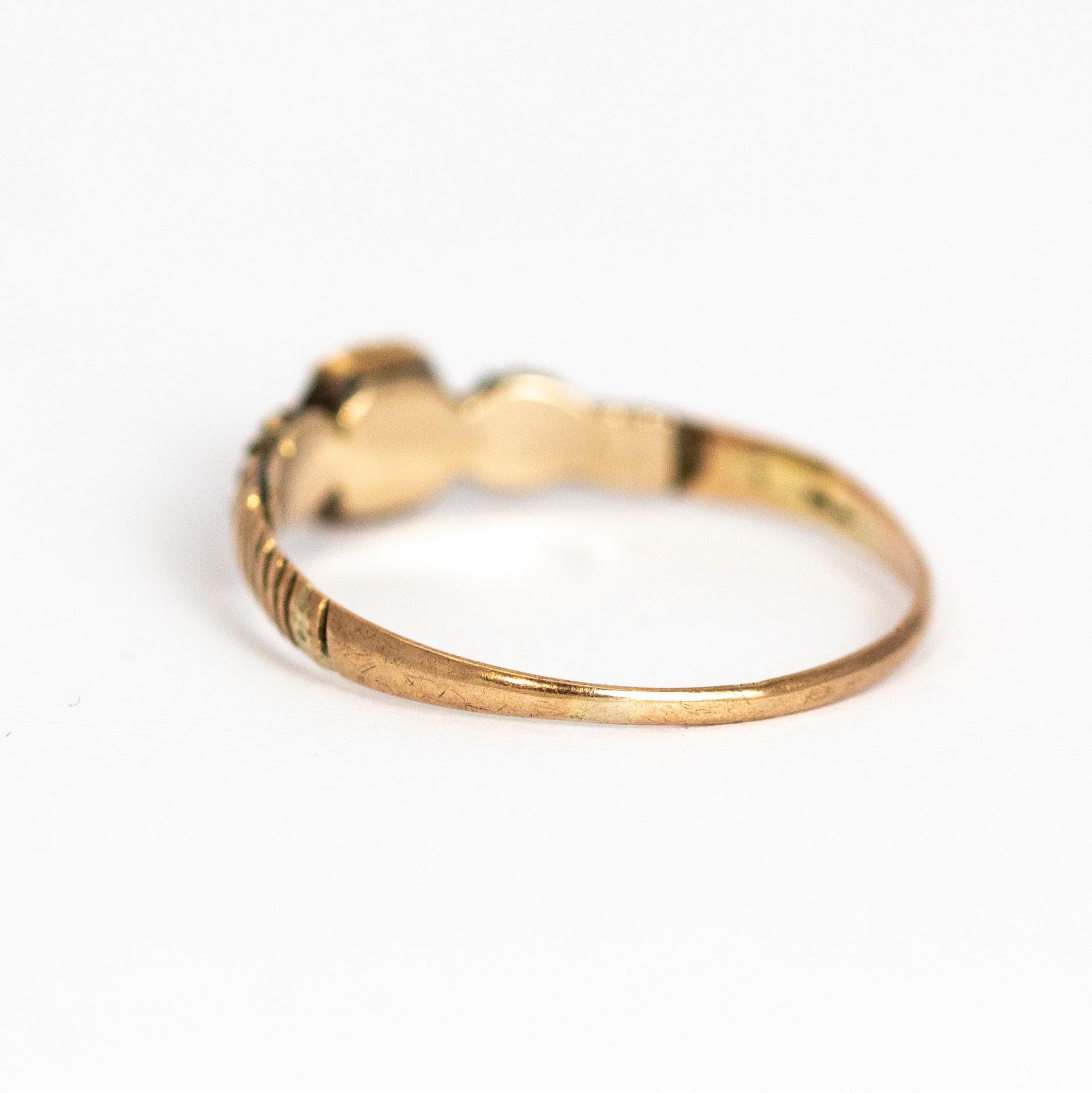 9 karat gold ring