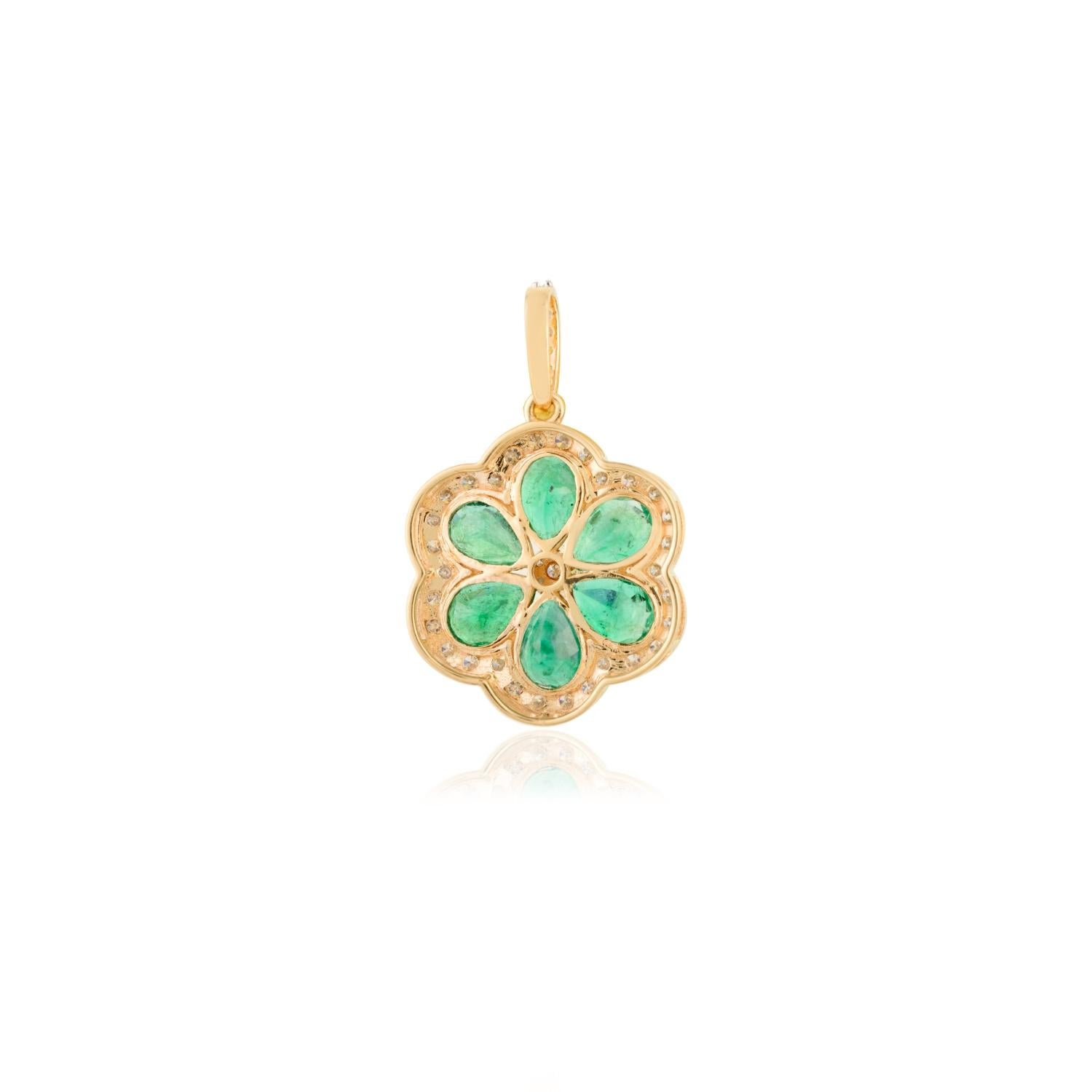 Pendentif fleur géorgien en émeraude et diamants avec or jaune massif 18 carats en vente 1