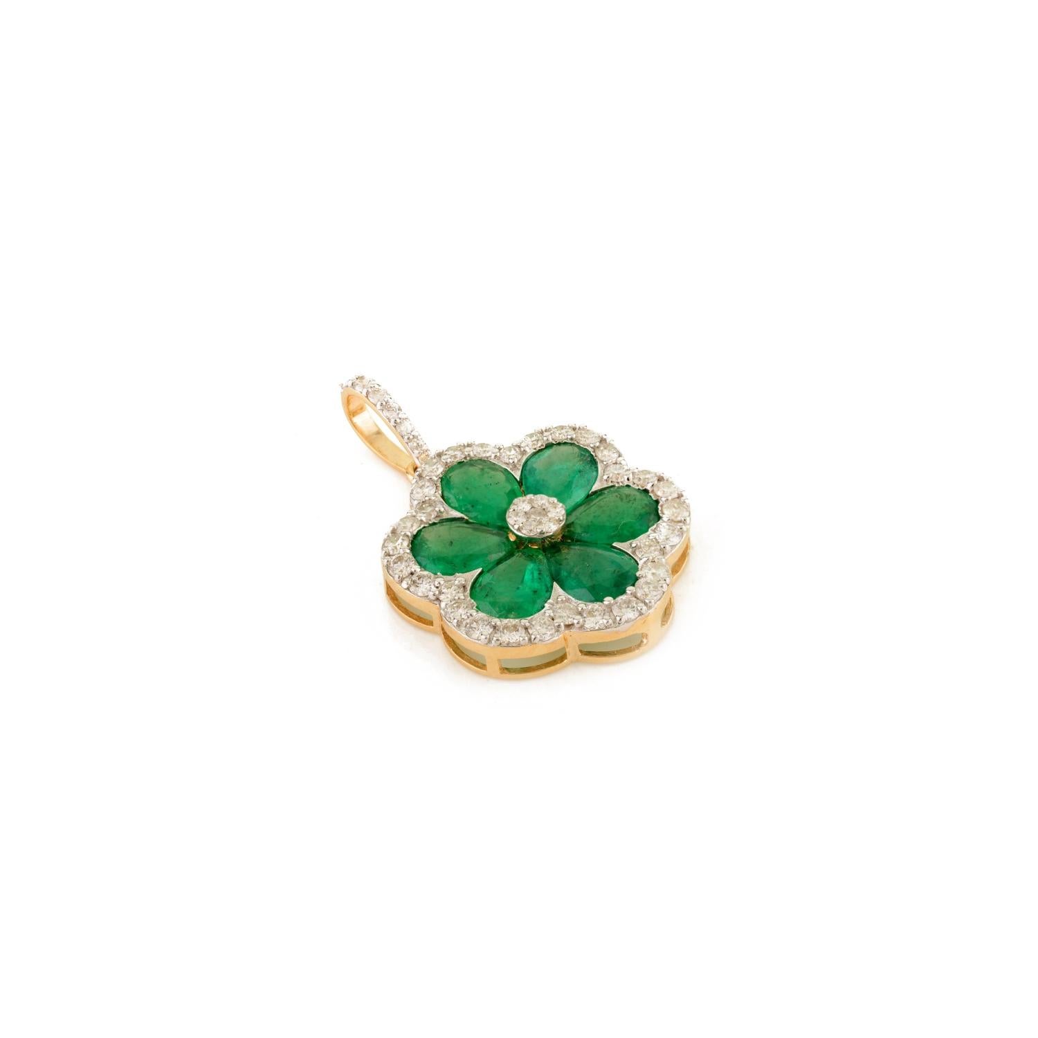 Pendentif fleur géorgien en émeraude et diamants avec or jaune massif 18 carats en vente 2