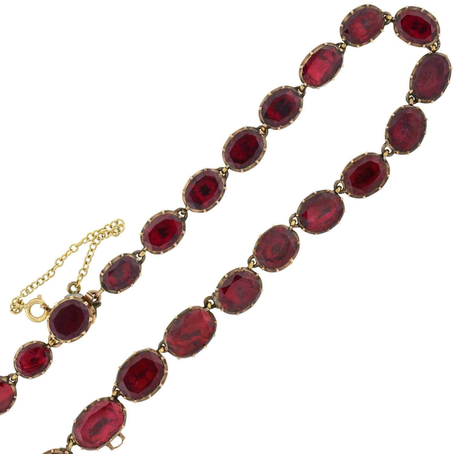 Georgian Foil-Back Garnet Link Necklace In Good Condition In Narberth, PA