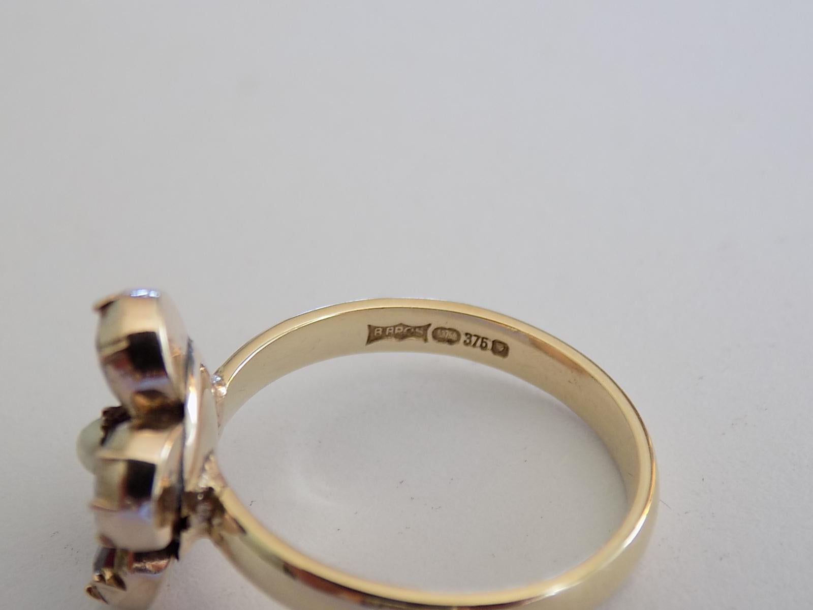 Georgian Foil Backed Garnet Pearl Gold Flower Ring In Good Condition In Boston, Lincolnshire